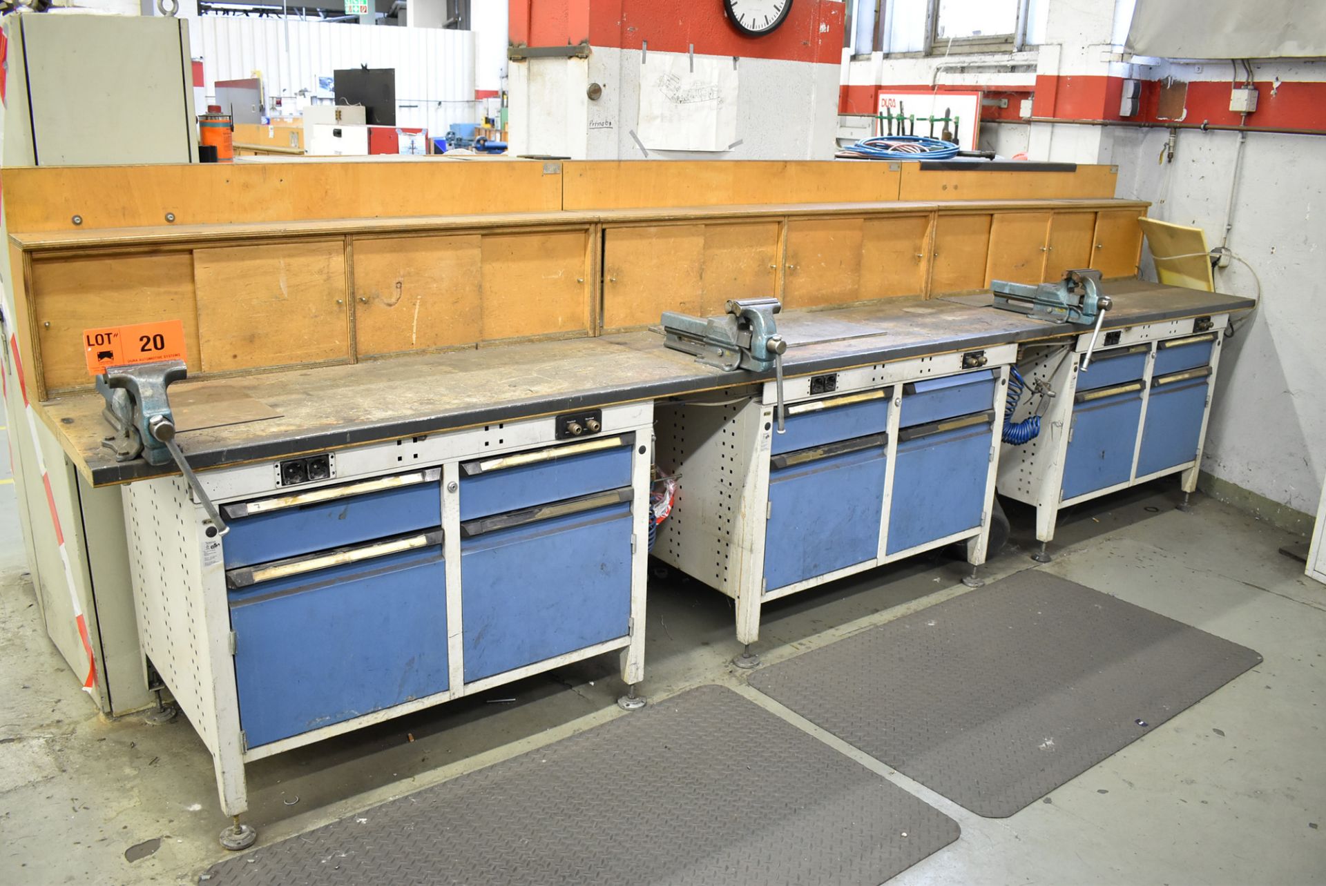 LOT/ (3) KIND WOOD TOP WORK BENCHES WITH 140MM VISES, POWER AND AIR OUTLETS (BAU 9) [Removal Fee = €