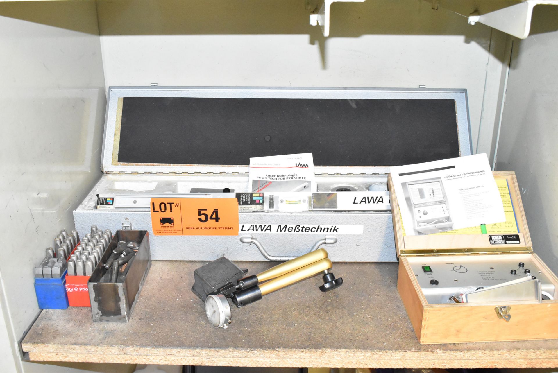 LOT/ MEASURING INSTRUMENTS (BAU 9) [Removal Fee = € 11 + applicable VAT - Gerritsen Projects BV]