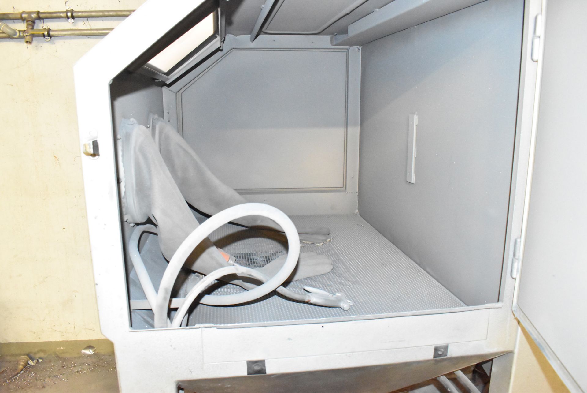 NORM FINISH DI 110 SANDBLAST CABINET, S/N EP-3033 (BAU 9) [Removal Fee = € 55 + applicable VAT - - Image 3 of 3