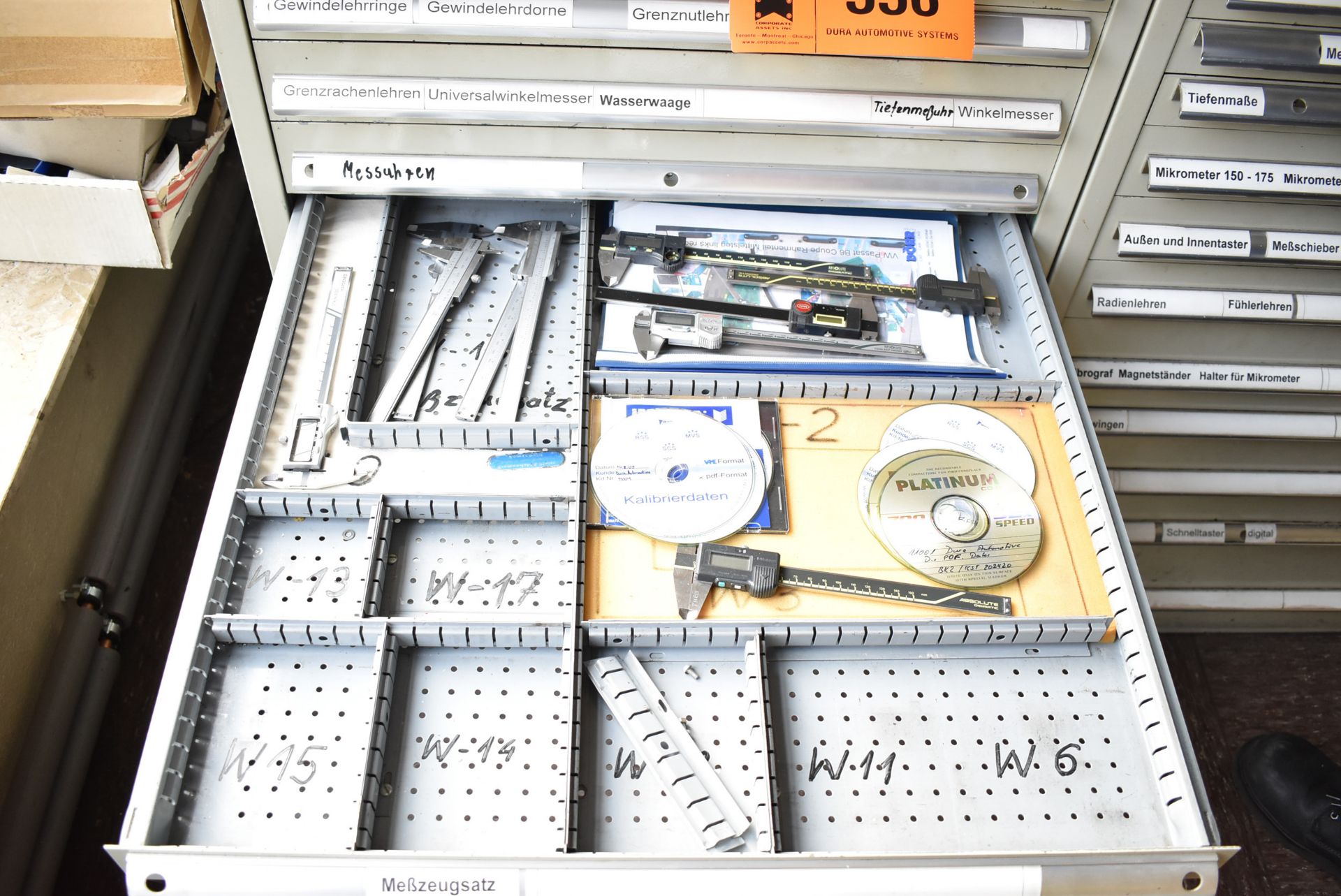 LOT/ TOOL CABINET WITH INSPECTION AND PRECISION EQUIPMENT (BAU 57) [Removal Fee = € 27.50 + - Image 5 of 10