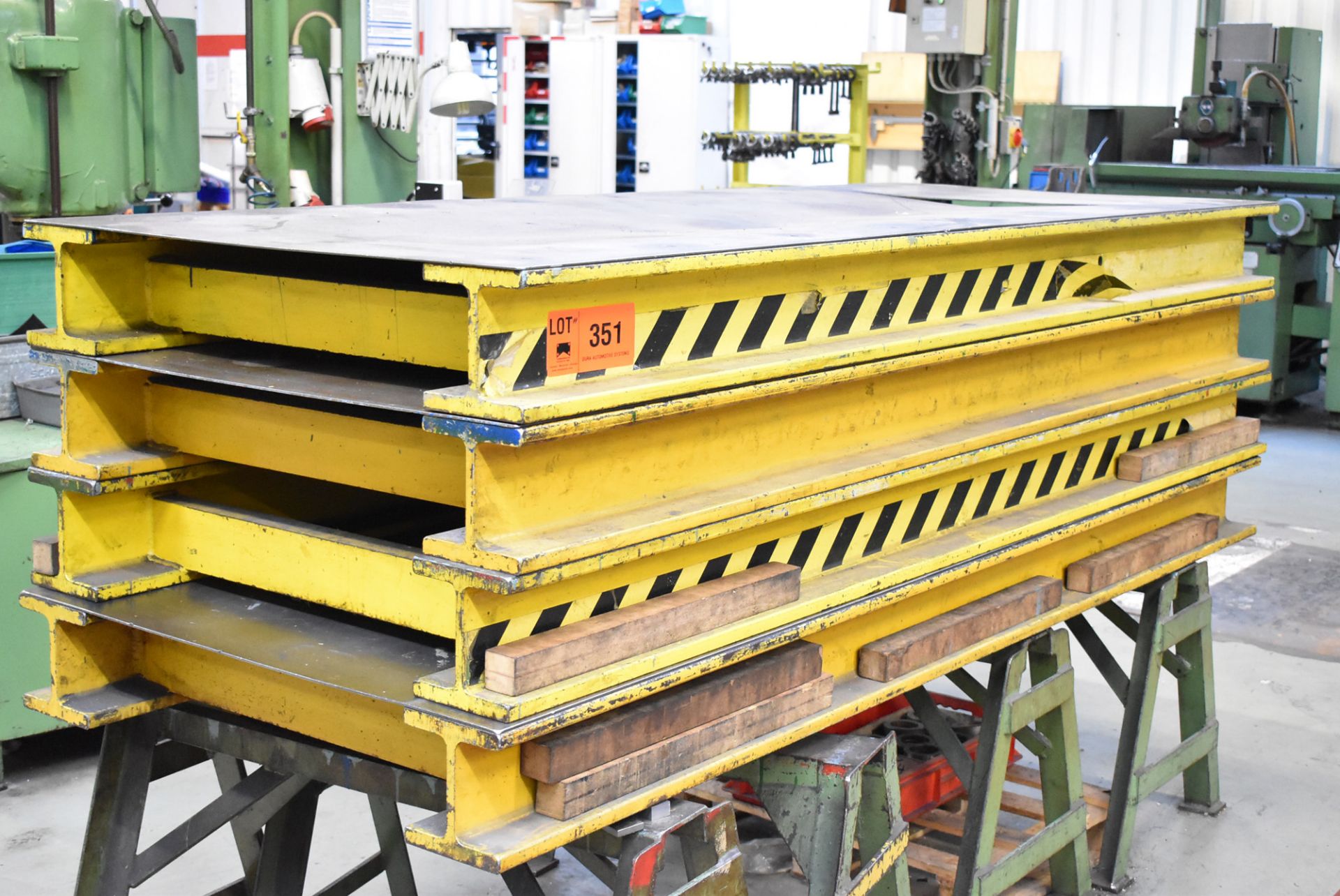 LOT/ (4) 2500 MM X 980 MM HEAVY DUTY DIE STANDS (BAU 55) [Removal Fee = € 27.50 + applicable VAT -