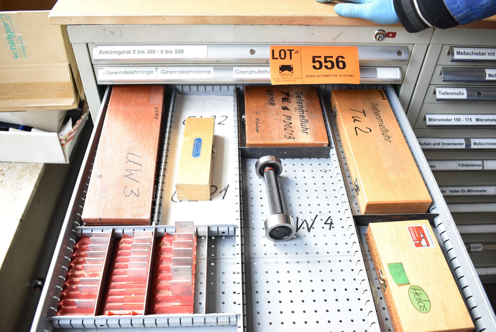 LOT/ TOOL CABINET WITH INSPECTION AND PRECISION EQUIPMENT (BAU 57) [Removal Fee = € 27.50 + - Image 3 of 10