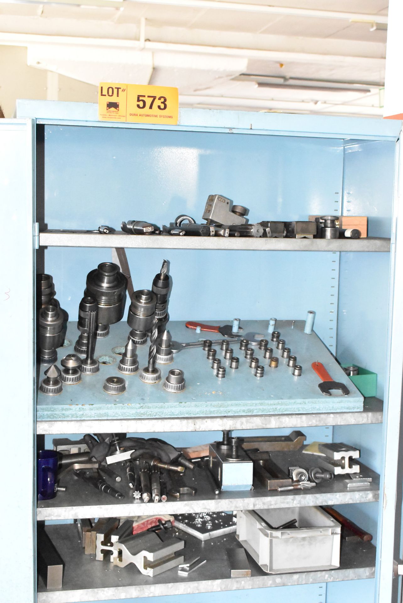LOT/ MILLING TOOLING WITH CABINET (BAU 57) [Removal Fee = € 55 + applicable VAT - Gerritsen Projects