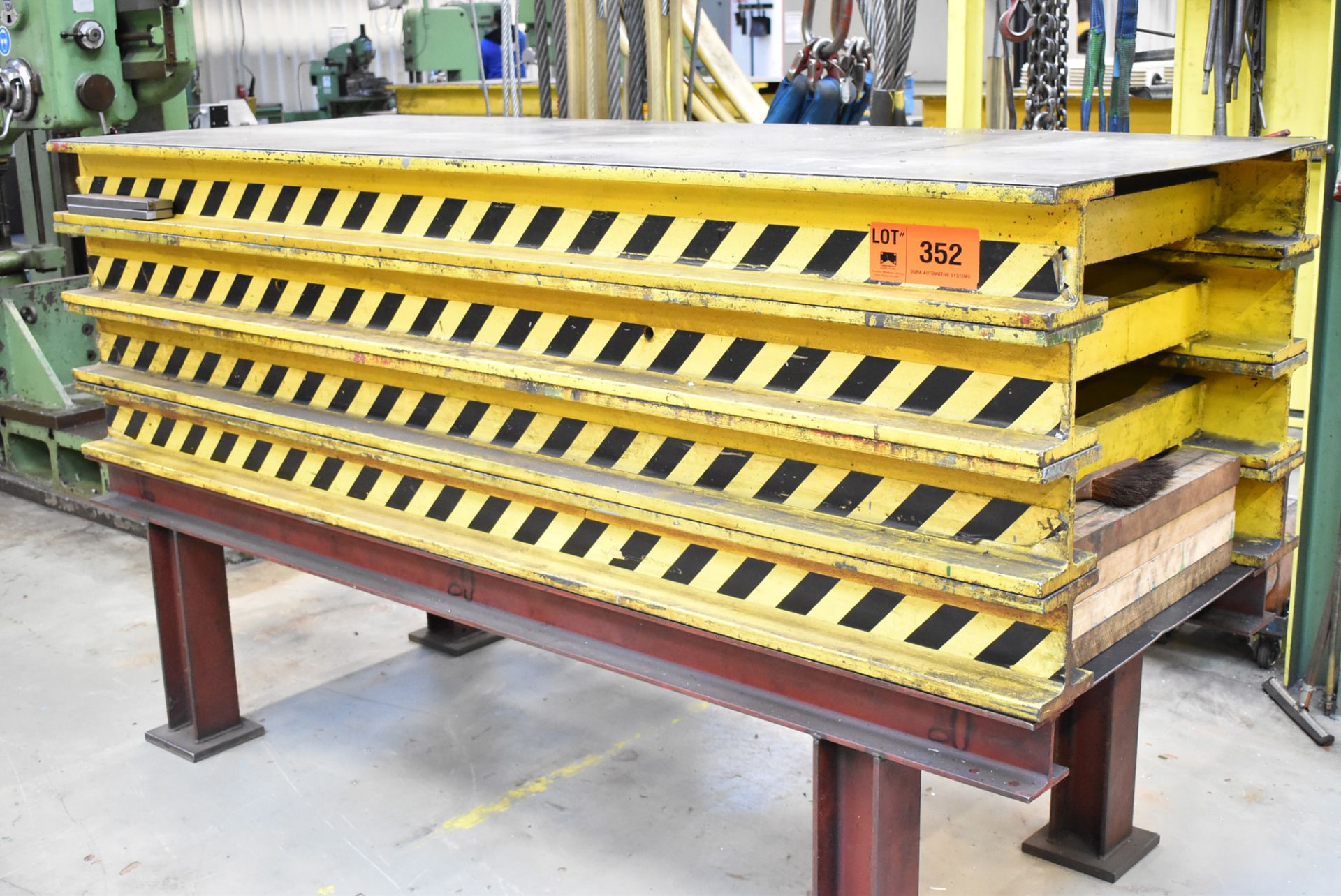 LOT/ (4) 2500 MM X 980 MM HEAVY DUTY DIE STANDS (BAU 55) [Removal Fee = € 27.50 + applicable VAT -