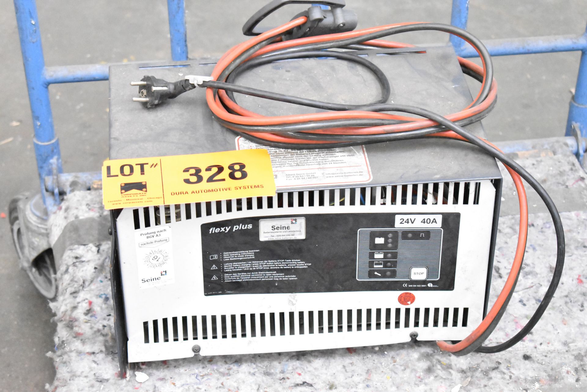 24 V BATTERY CHARGER, S/N N/A (BAU 3) [Removal Fee = € 11 + applicable VAT - Gerritsen Projects BV]
