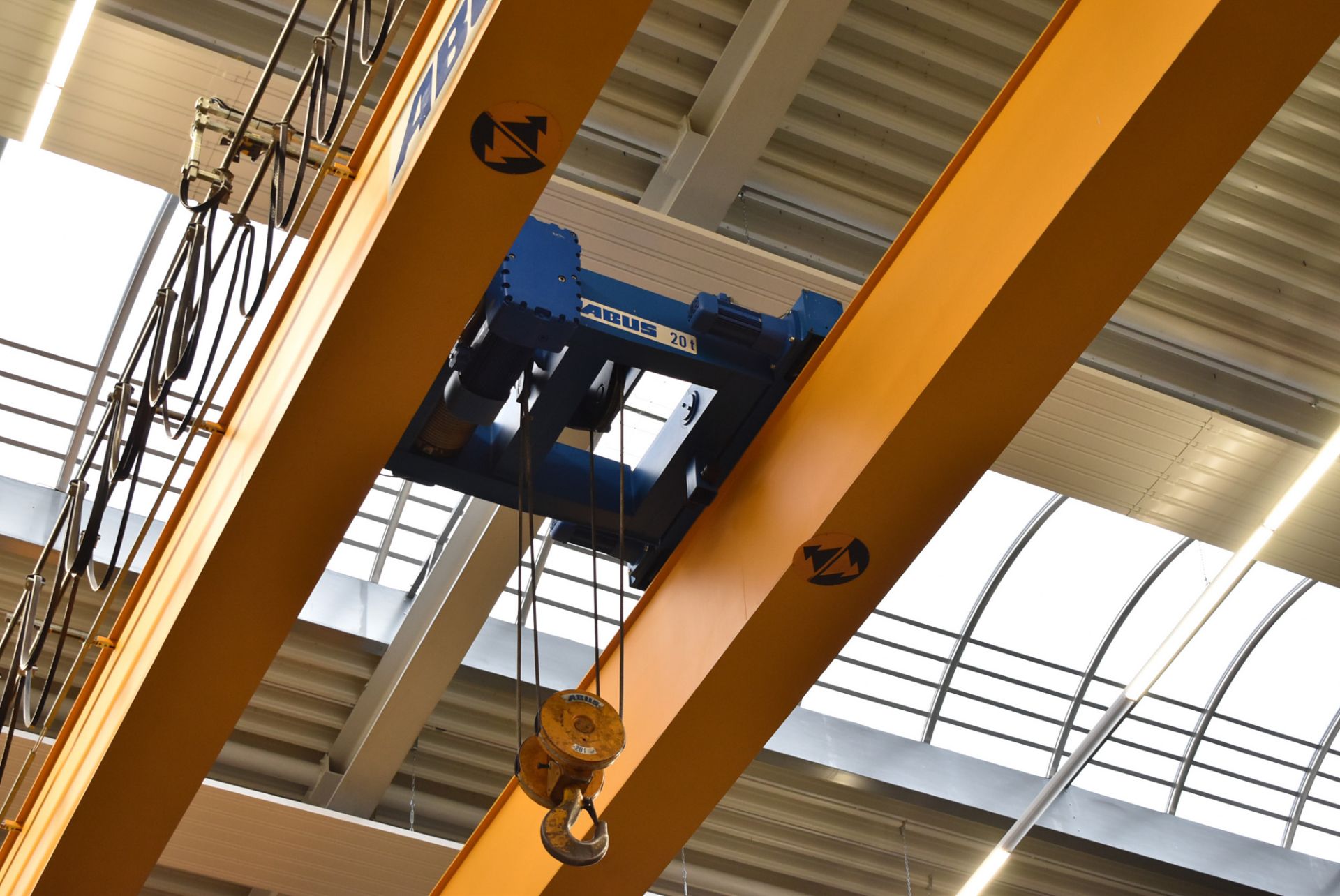 ABUS (2018) 20 TON CAPACITY DOUBLE GIRDER TOP RUNNING OVERHEAD CRANE WITH 24.75 M SPAN, 9.5 M HEIGHT - Image 6 of 10