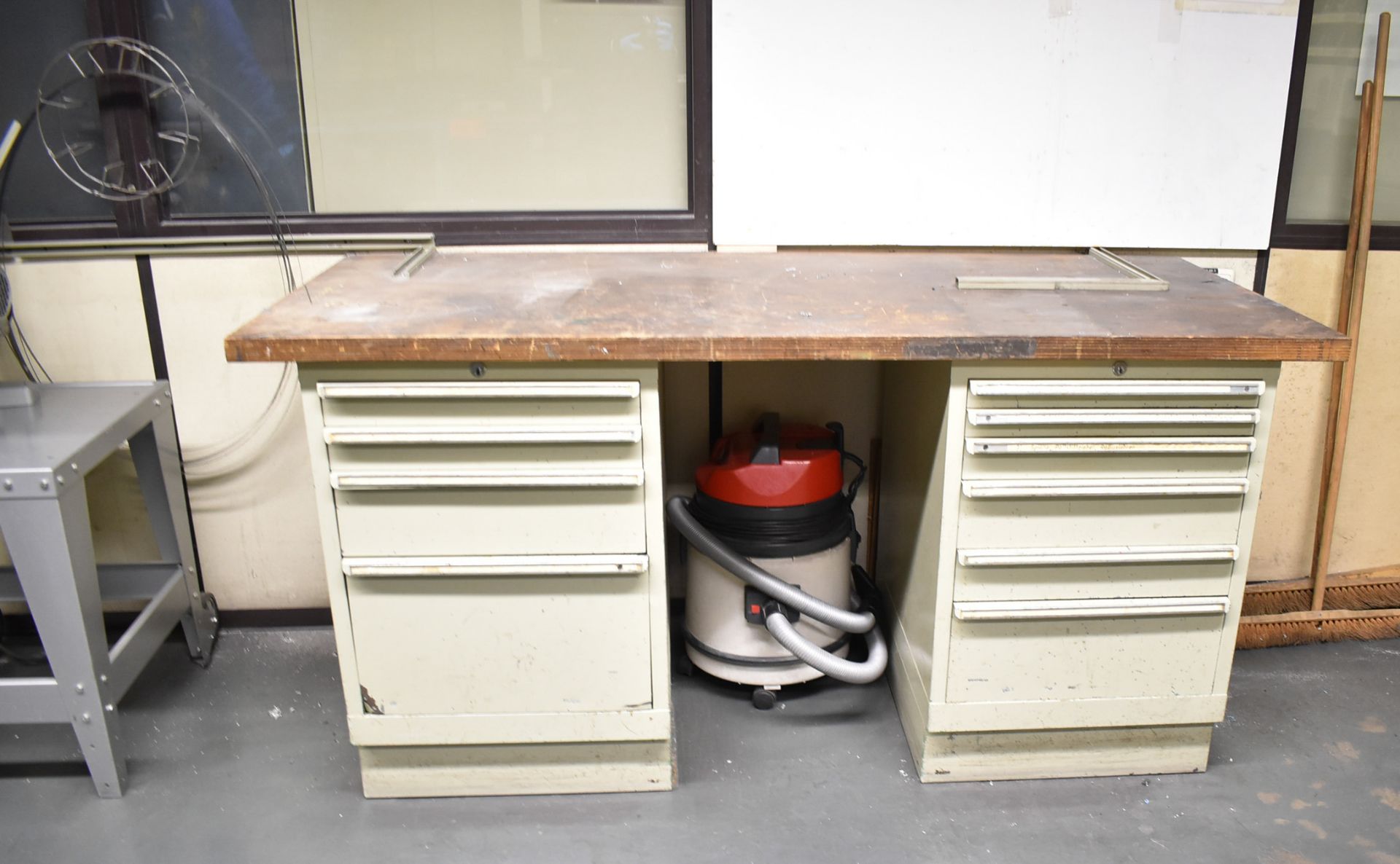 LOT/ WORKBENCHES AND TOOL CABINETS WITH CONTENTS AND (2) 120 MM VISES, S/N N/A (BAU 57) [Removal Fee - Image 2 of 2