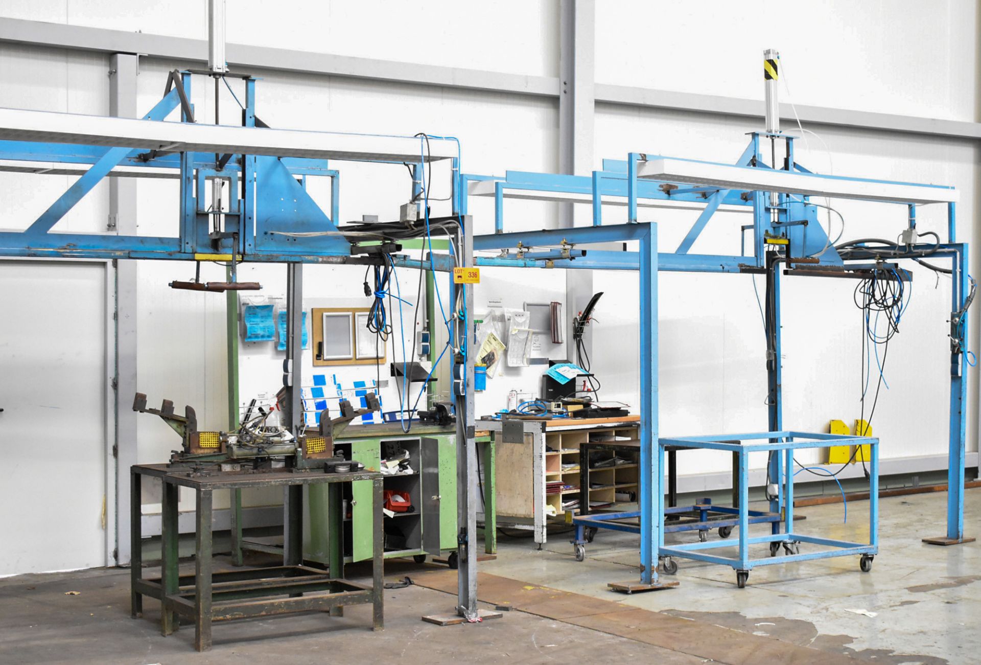 LOT/ WORKBENCHES AND FRAMES (BAU 3) [Removal Fee = € 165 + applicable VAT - Gerritsen Projects BV]