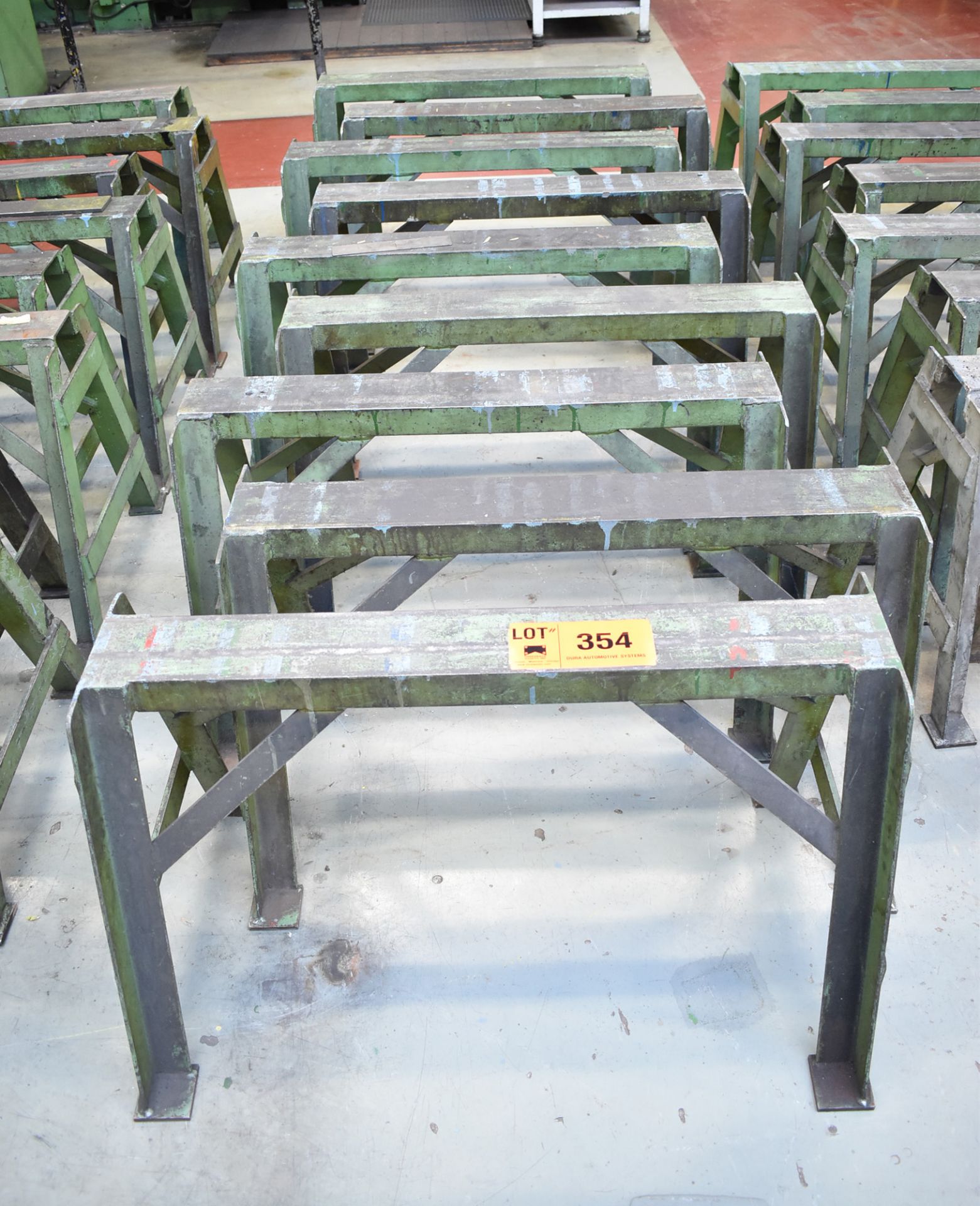 LOT/ STEEL STANDS (BAU 55) [Removal Fee = € 27.50 + applicable VAT - Gerritsen Projects BV]