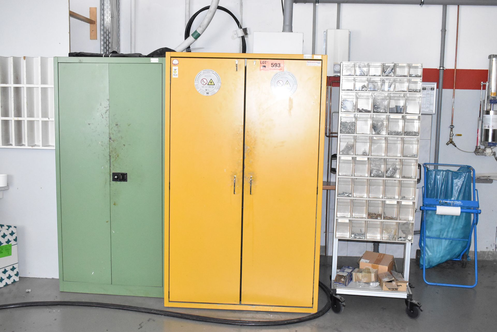LOT/ METAL STORAGE CABINETS (BAU 57) [Removal Fee = € 55 + applicable VAT - Gerritsen Projects BV]