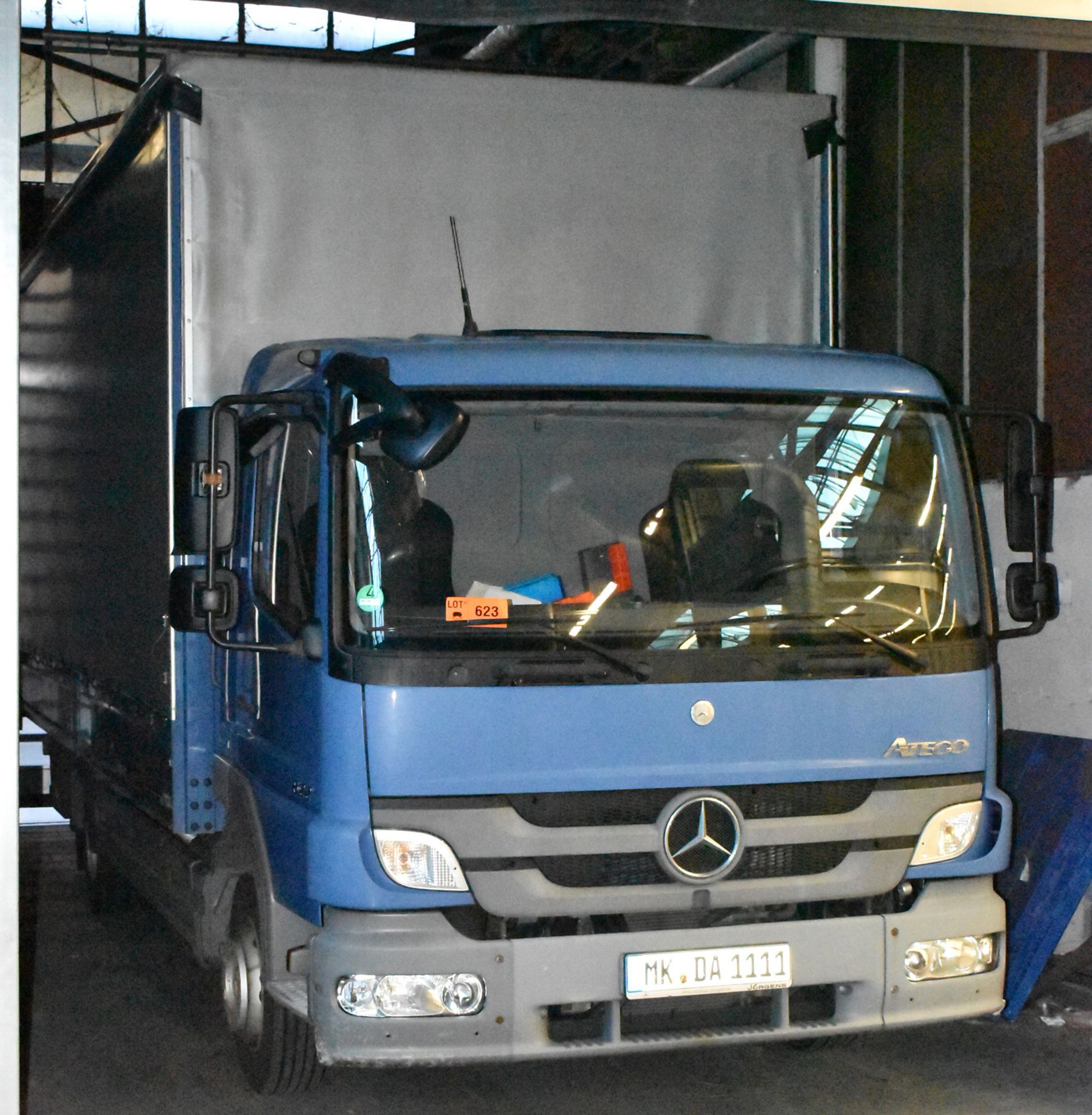 MERECEDES BENZ (2011) MODEL 822 ATEGO DEISEL FLATBED TRUCK WITH 6 SPEED MANNUAL TRANSMISSION