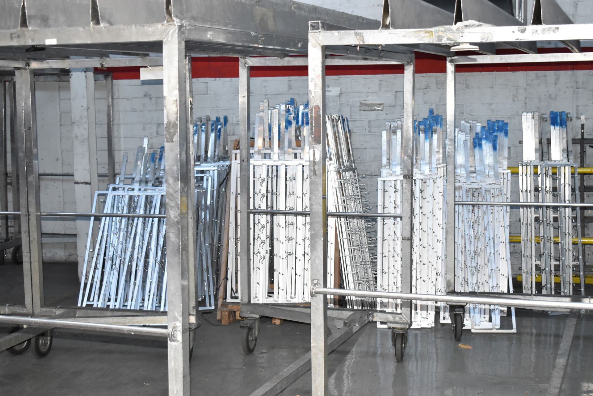 LOT/ PORTABLE ALUMINUM RACKS (BAU 53) [Removal Fee = € 82.50 + applicable VAT - Bild 6 aus 17