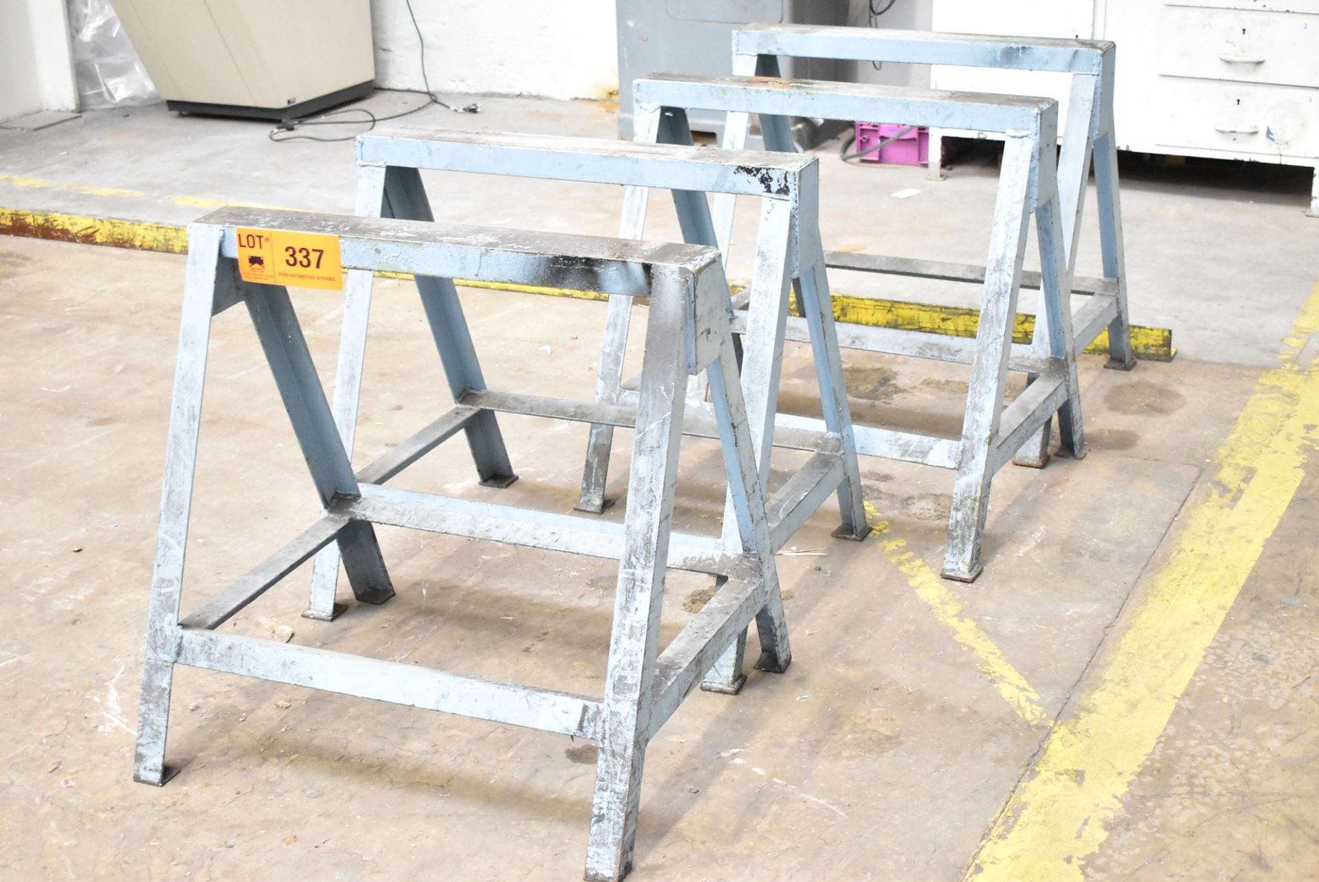 LOT/ STEEL SAW HORSES (BAU 3) [Removal Fee = € 27.50 + applicable VAT - Gerritsen Projects BV]