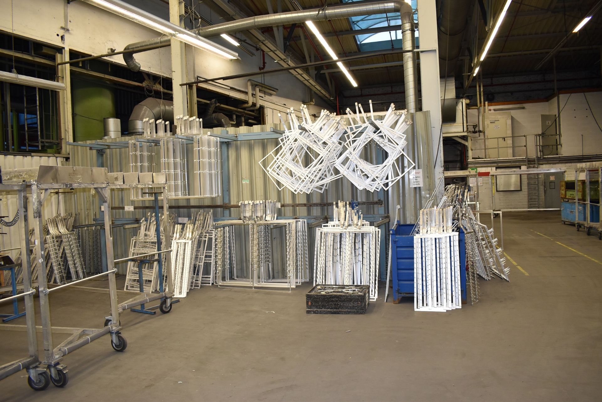 LOT/ PORTABLE ALUMINUM RACKS (BAU 53) [Removal Fee = € 82.50 + applicable VAT - Bild 12 aus 17