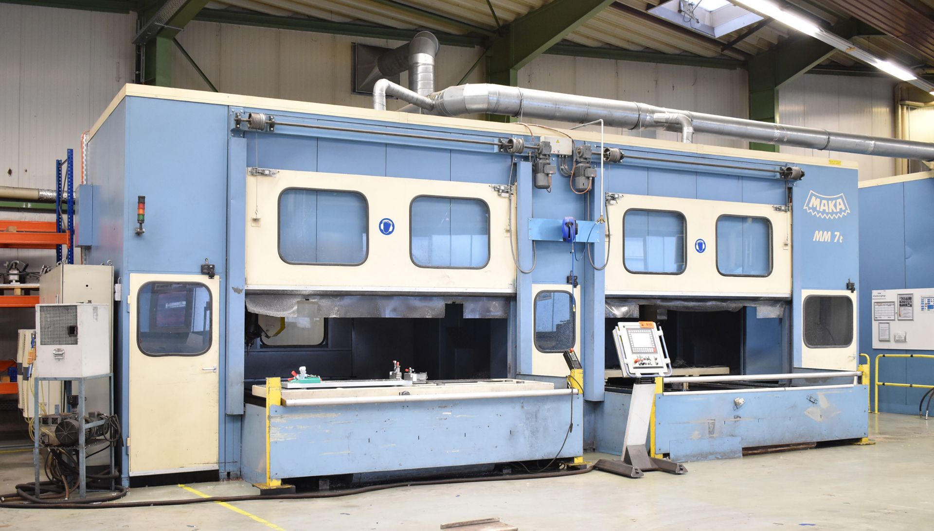 MAKA (2005) MM 7T 7 AXIS CNC MACHINING CENTER WITH BUJO CNC CONTROL, FULL SOUNDPROOF ENCLOSURE