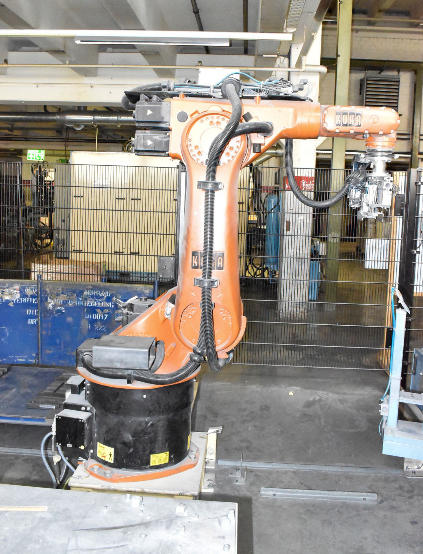 KUKA (2012) KR 30-3 6 AXIS ROBOT WITH KUKA KRC4 CONTROL & TEACH PENDANT, 50 KG LOAD CAP., S/N 696624 - Image 3 of 5