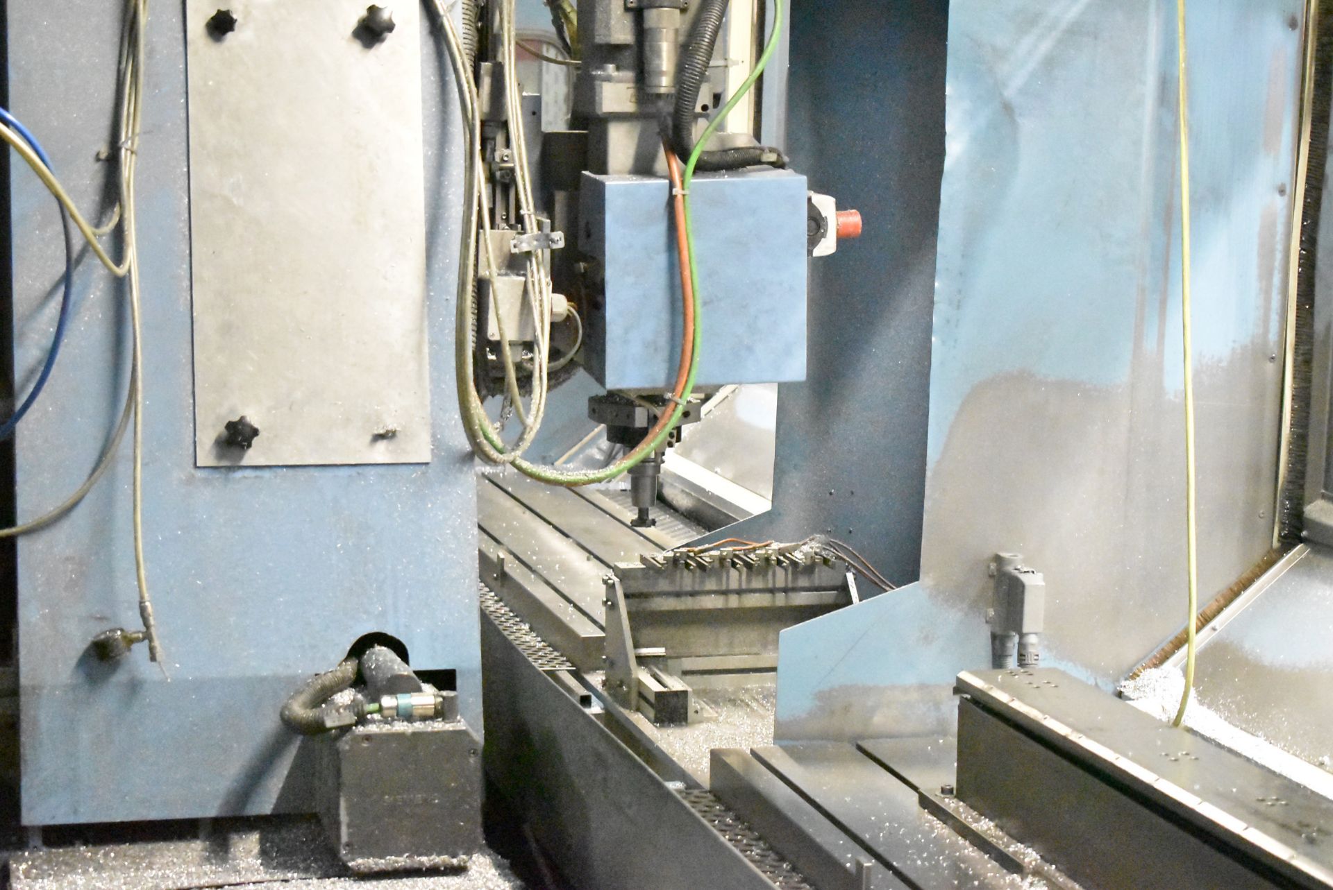 MAKA 7 AXIS CNC MACHINING CENTER WITH SIEMENS SINEUMERIK TOUCH SCREEN CNC CONTROL, FULL SOUNDPROOF - Image 5 of 9