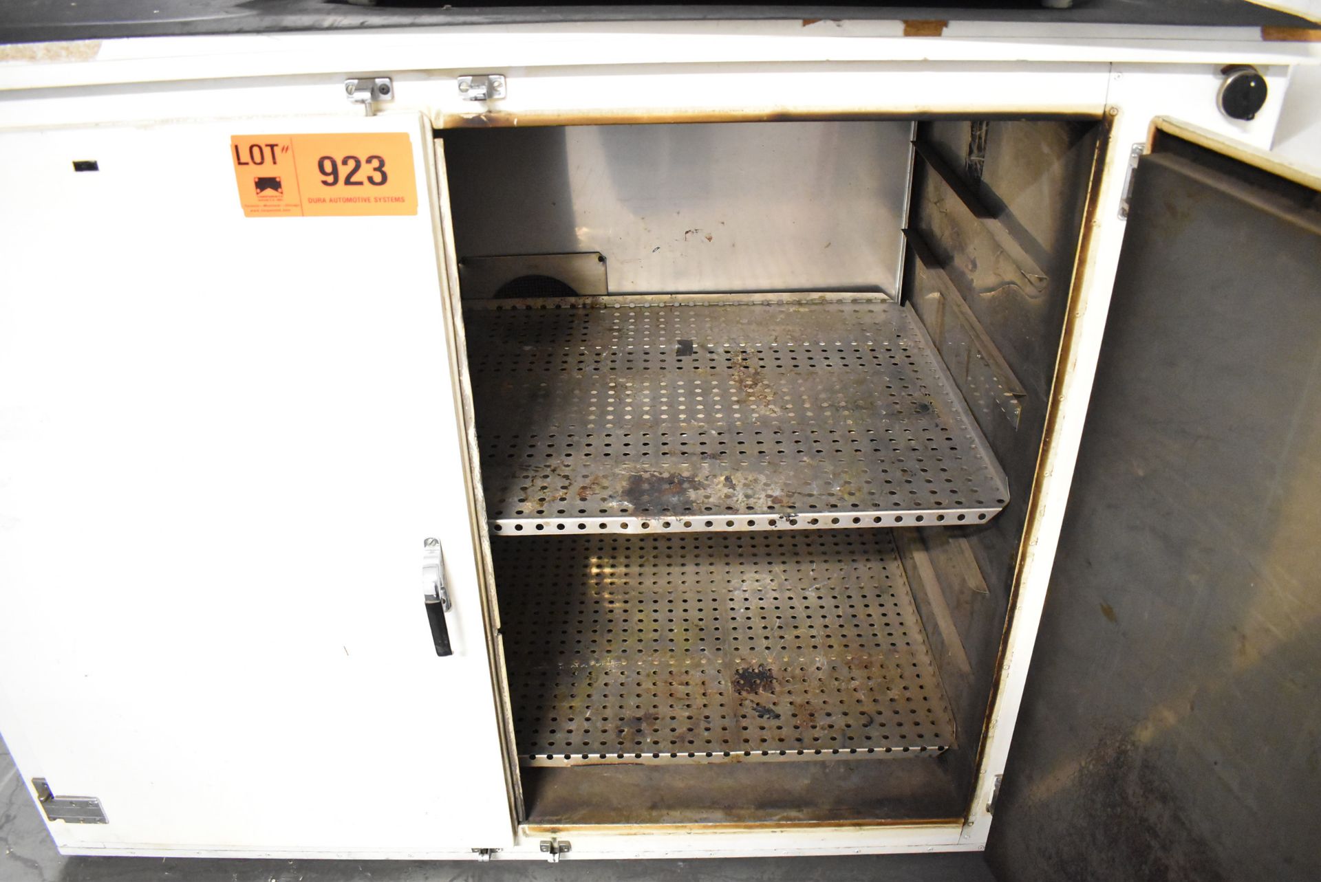HORO 600V/SO ELECTRIC LAB OVEN WITH 150 DEG. C MAX. TEMP., S/N N/A (BAU 23) [Removal Fee = € 55 + - Image 3 of 3