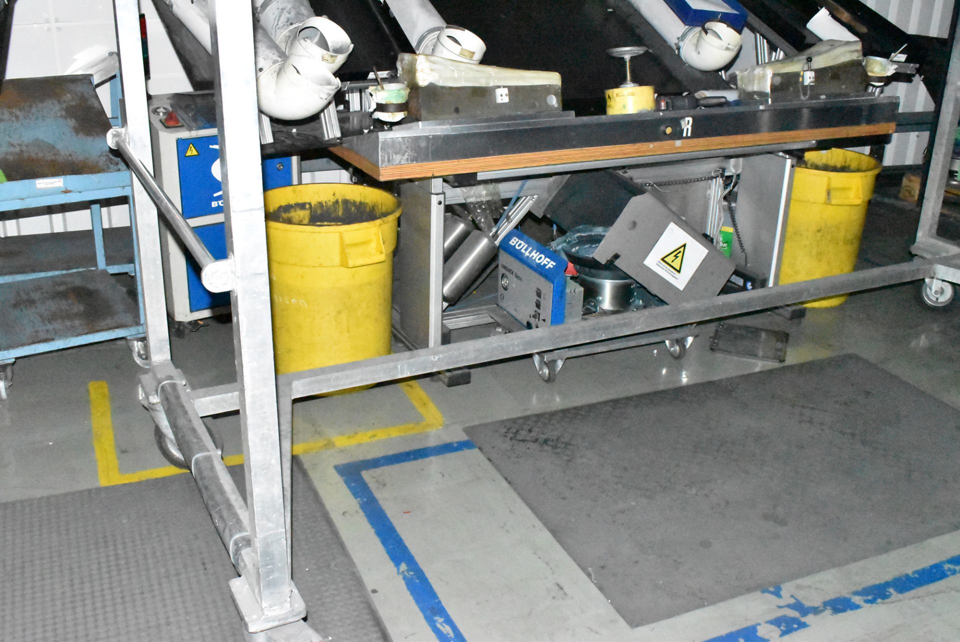 LOT/ ROLLING RACKS, ASSEMBLY TABLES & ADJUSTABLE PALLET RACKING (BAU 27) [Removal Fee = € 110 + - Image 3 of 4