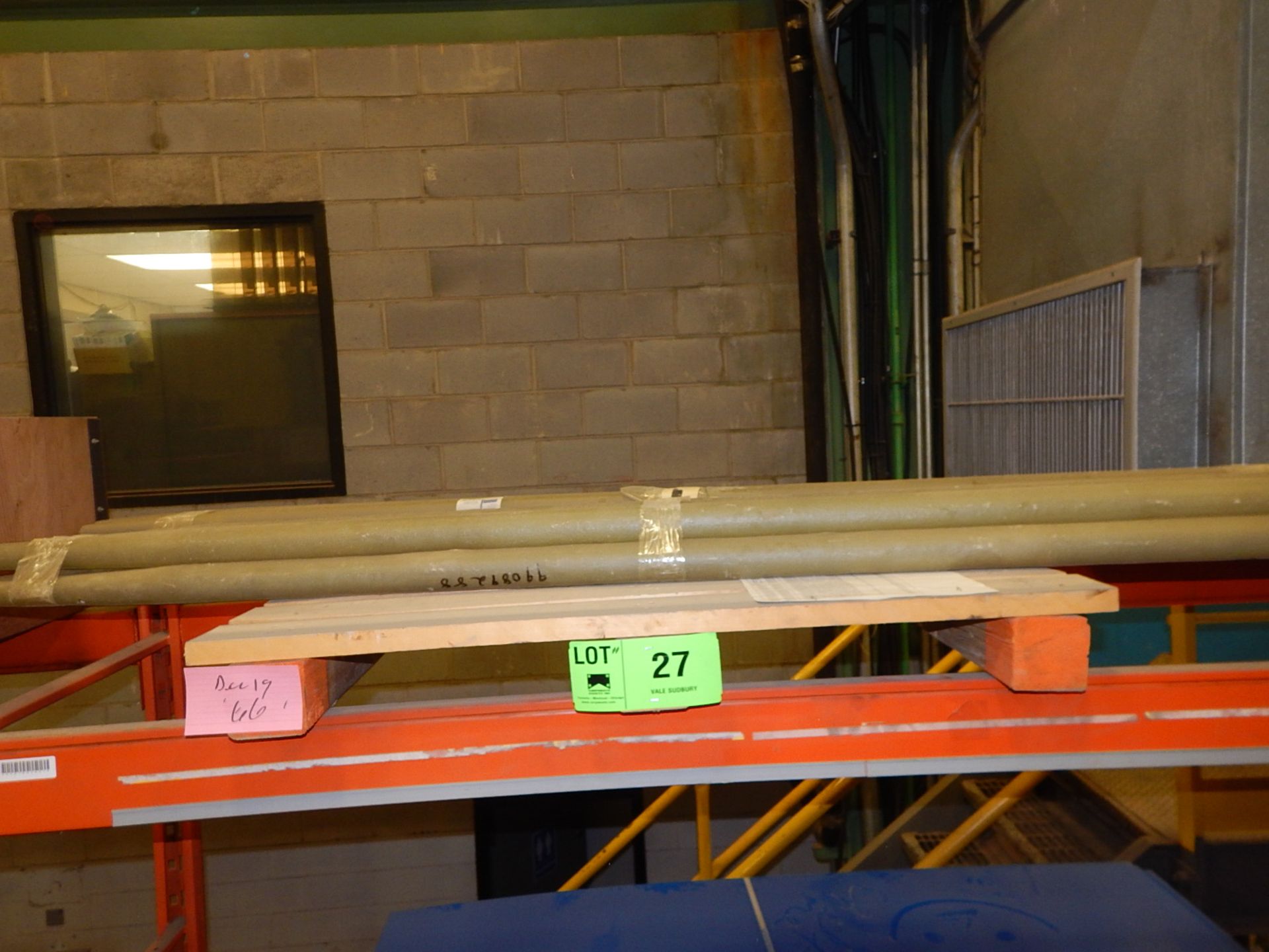 LOT/ FIBREGLASS TROLLEY POLES (CMD)