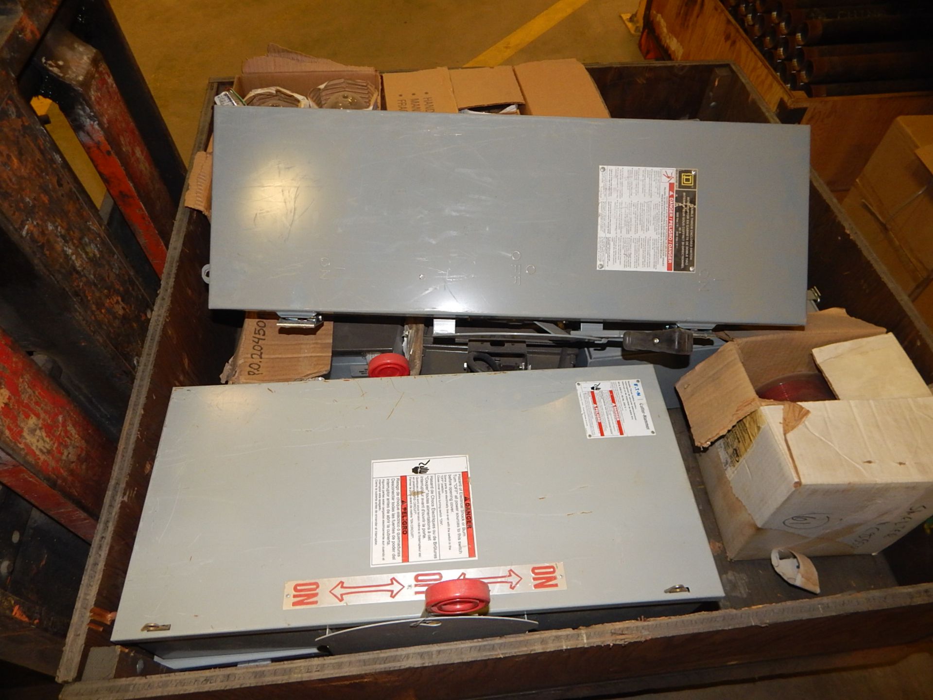 LOT/ ELECTRICAL SUPPLIES (CMD) - Image 4 of 4