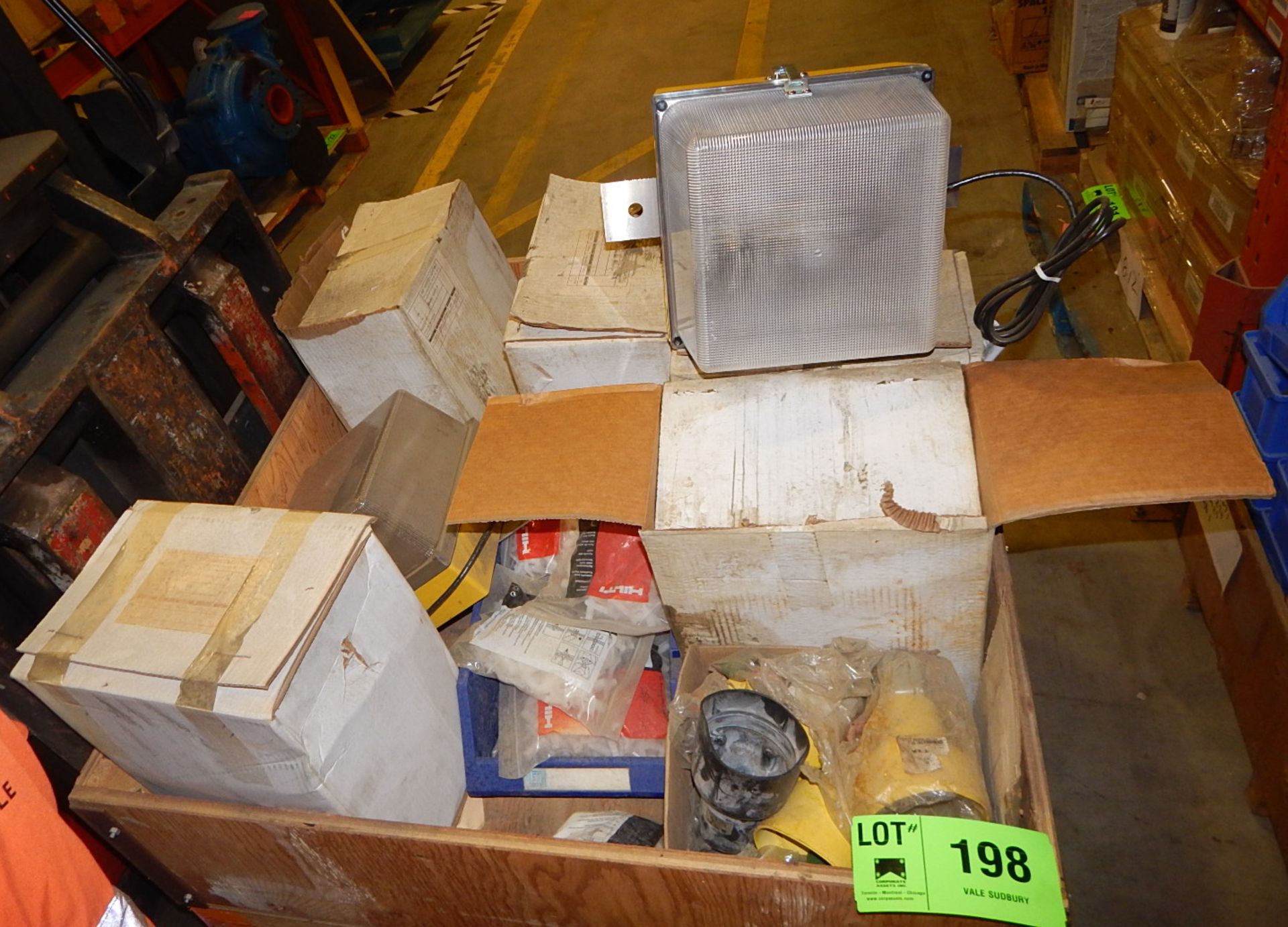 LOT/ LIGHTS AND HILTI ANCHORS (CMD)