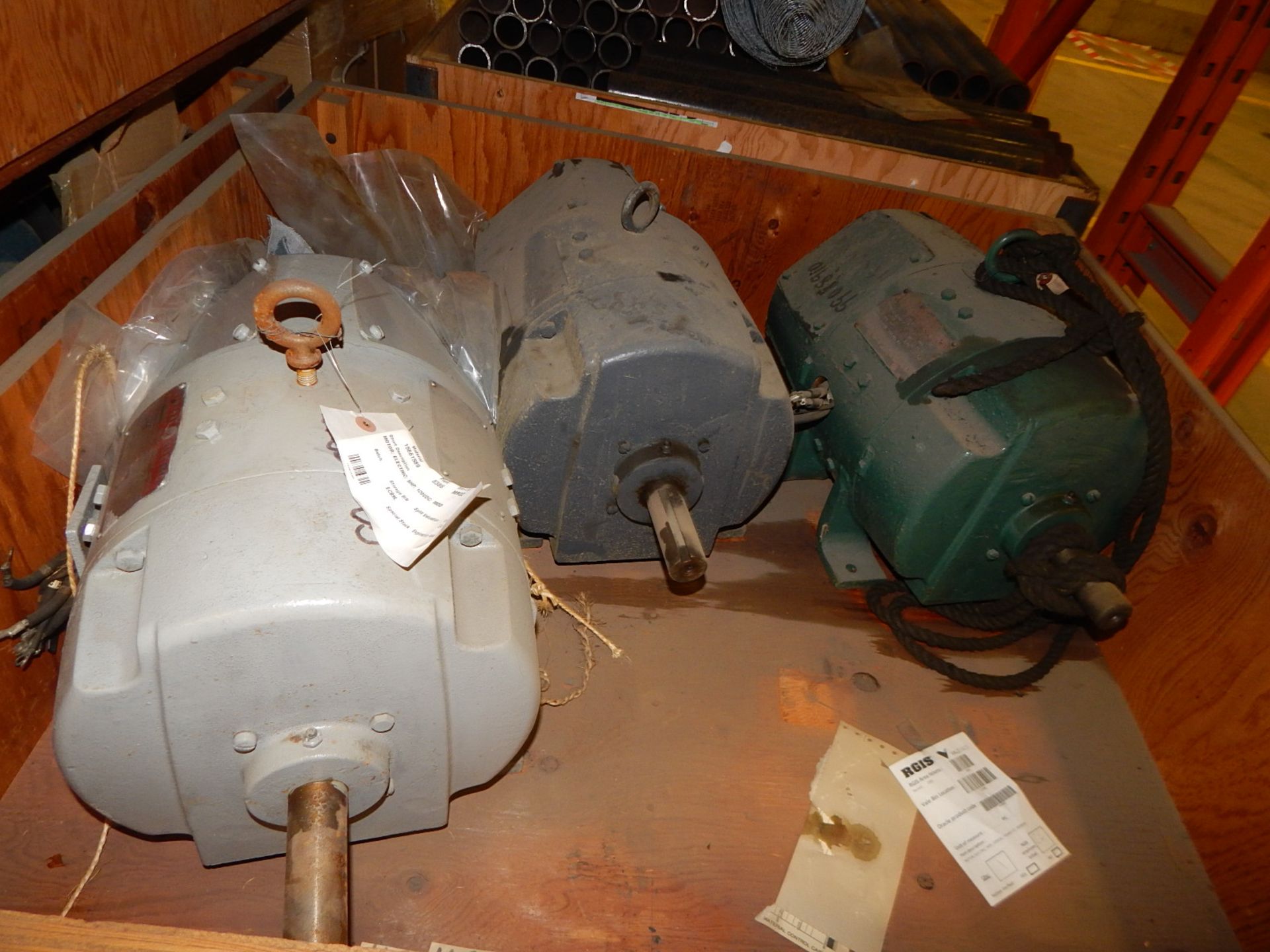 LOT/ ELECTRIC MOTOR 5HP/120VDC/ 900RPM (CMD) - Image 2 of 3