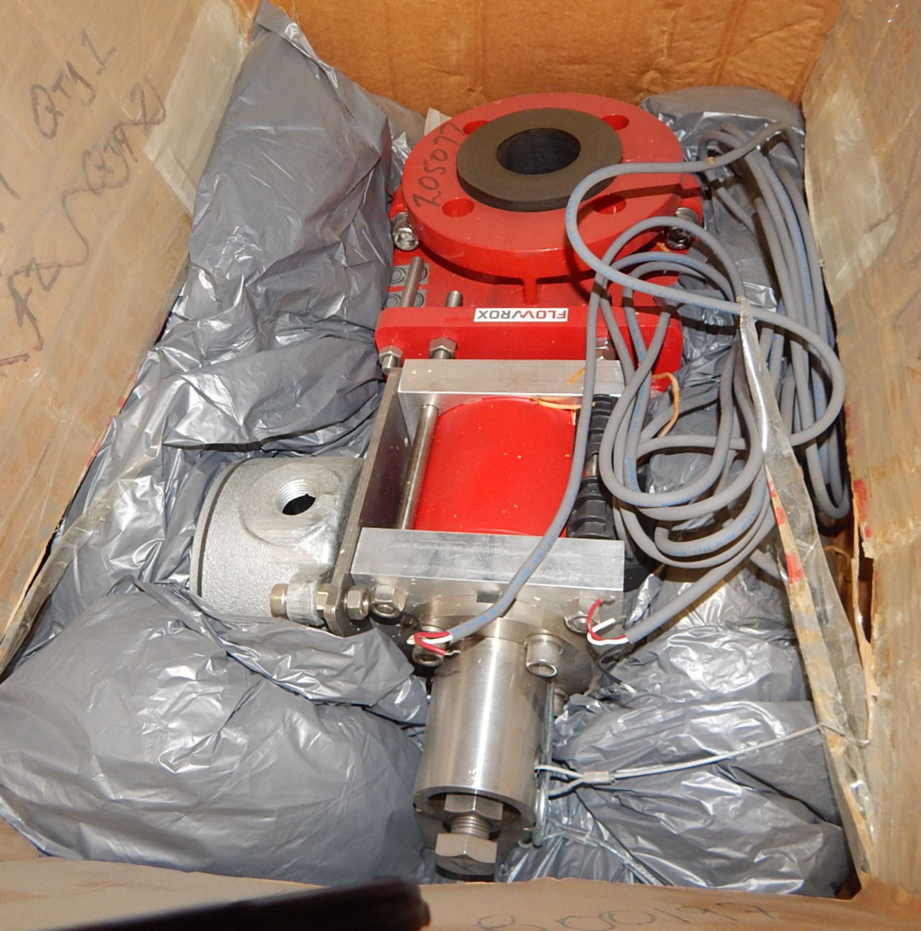 LOT/ 8" FLANGED CONTROL VALVE AND FLOROX CONTROL VALVE (CMD) - Image 3 of 5