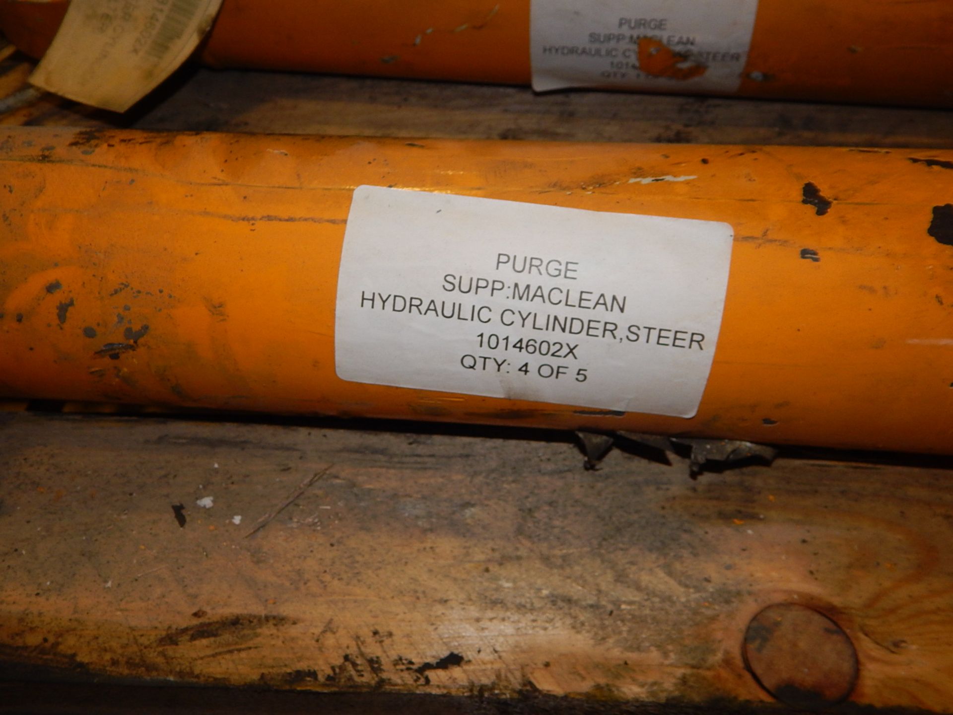 LOT/ MACLEAN HYDRAULIC CYLINDERS (CMD) - Image 3 of 3
