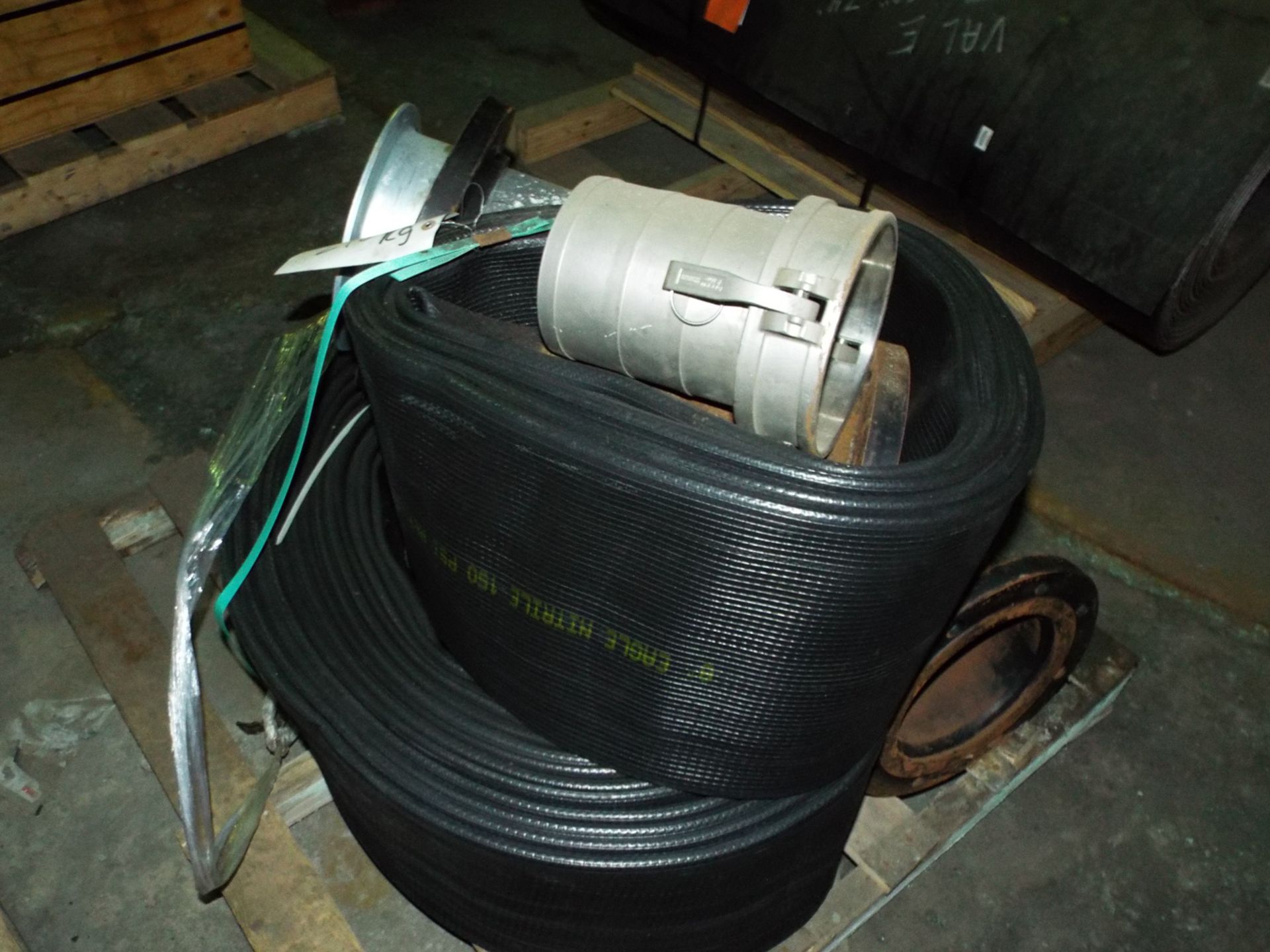 LOT/ CONTENTS OF SKID - EAGLE NITRILE 150 PSI CAP. HOSE WITH 8" DIA. (PLT NS-3BB) - Image 2 of 3