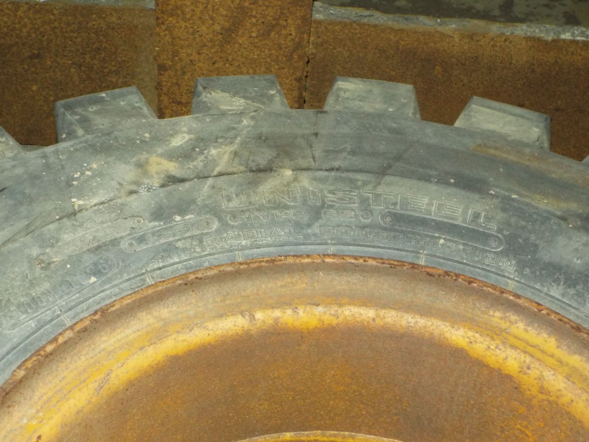 UNISTEEL L-5 TYPE 65 HEAVY DUTY TIRE WITH RIM - Image 2 of 2