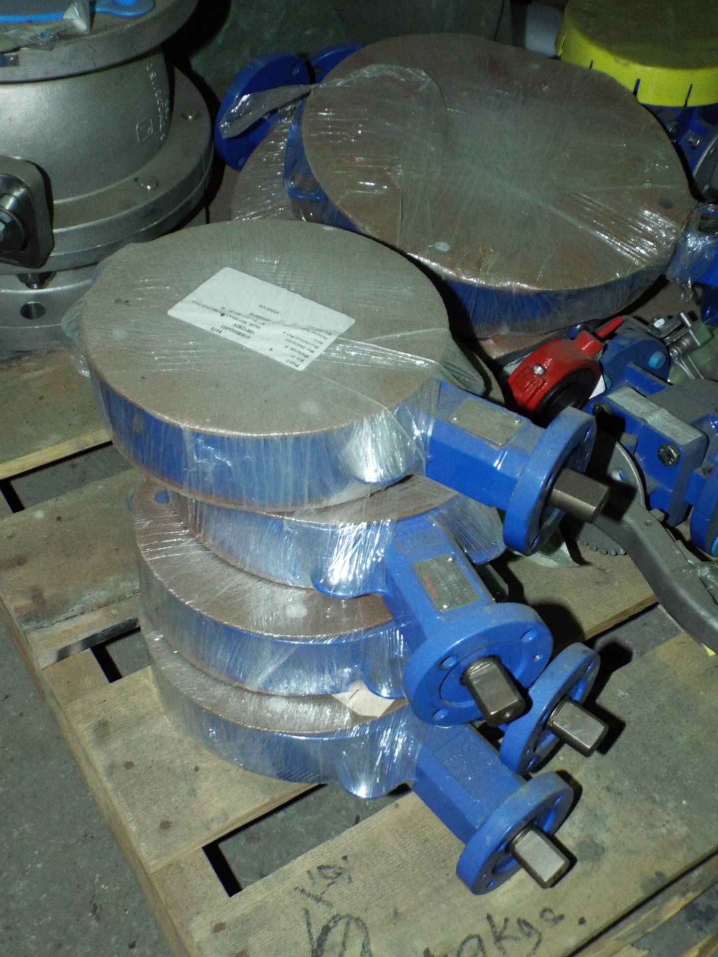 LOT/ CONTENTS OF SKID - BUTTERFLY VALVES, OXYGEN VALVES ASSORTED SIZES (NS-3S) - Image 4 of 4