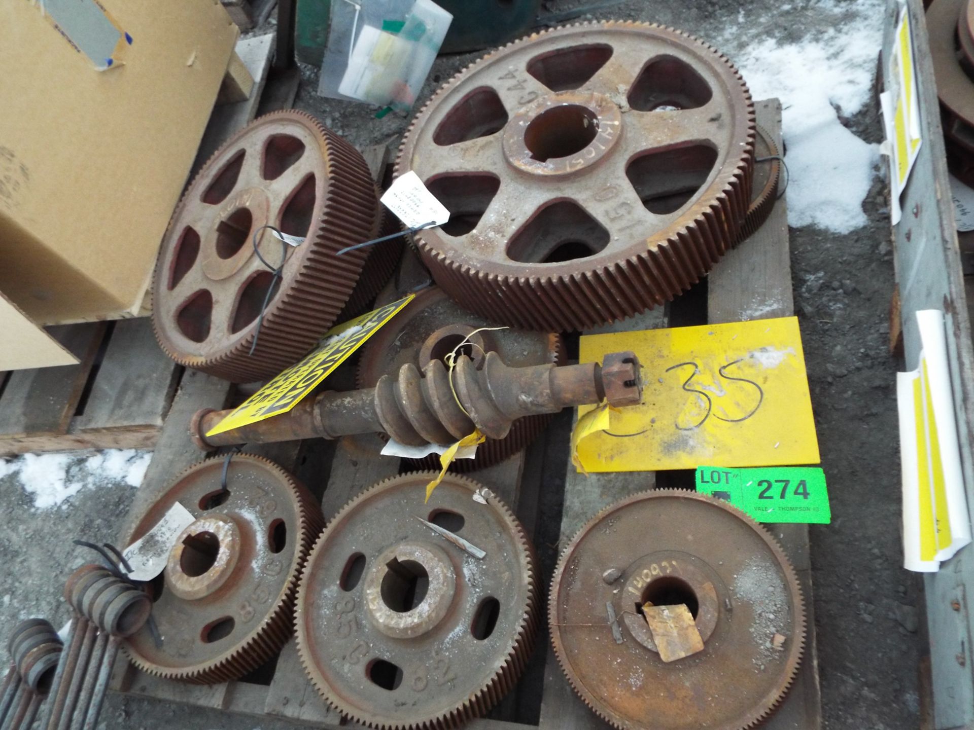 LOT/ CONTENTS OF SKID - HELICAL GEARS (C-35)