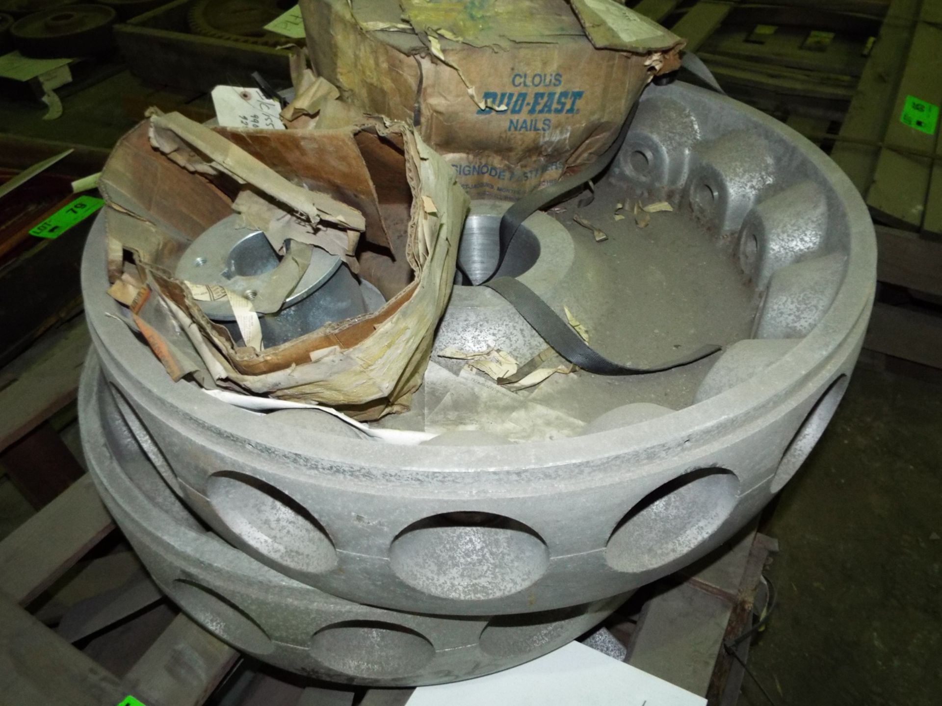 LOT/ CONTENTS OF SKID - (2) IMPELLER FAN ROTOR HUBS, 38" IMPELLER FAN WITH HUB & BLADE (PLT 6T) - Image 2 of 3