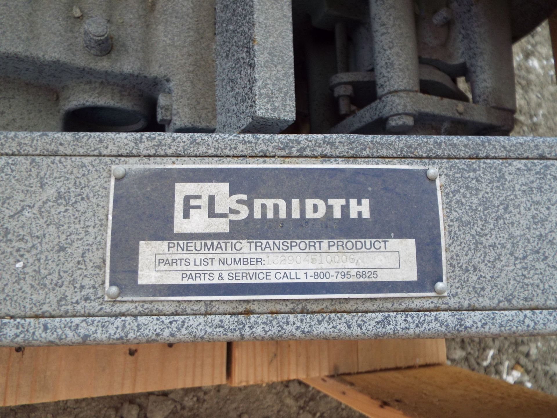 LOT/ (2) FL SMIDTH SHROUDED PRESSURE FEEDERS (CRATE 1-QQ) - Image 4 of 4