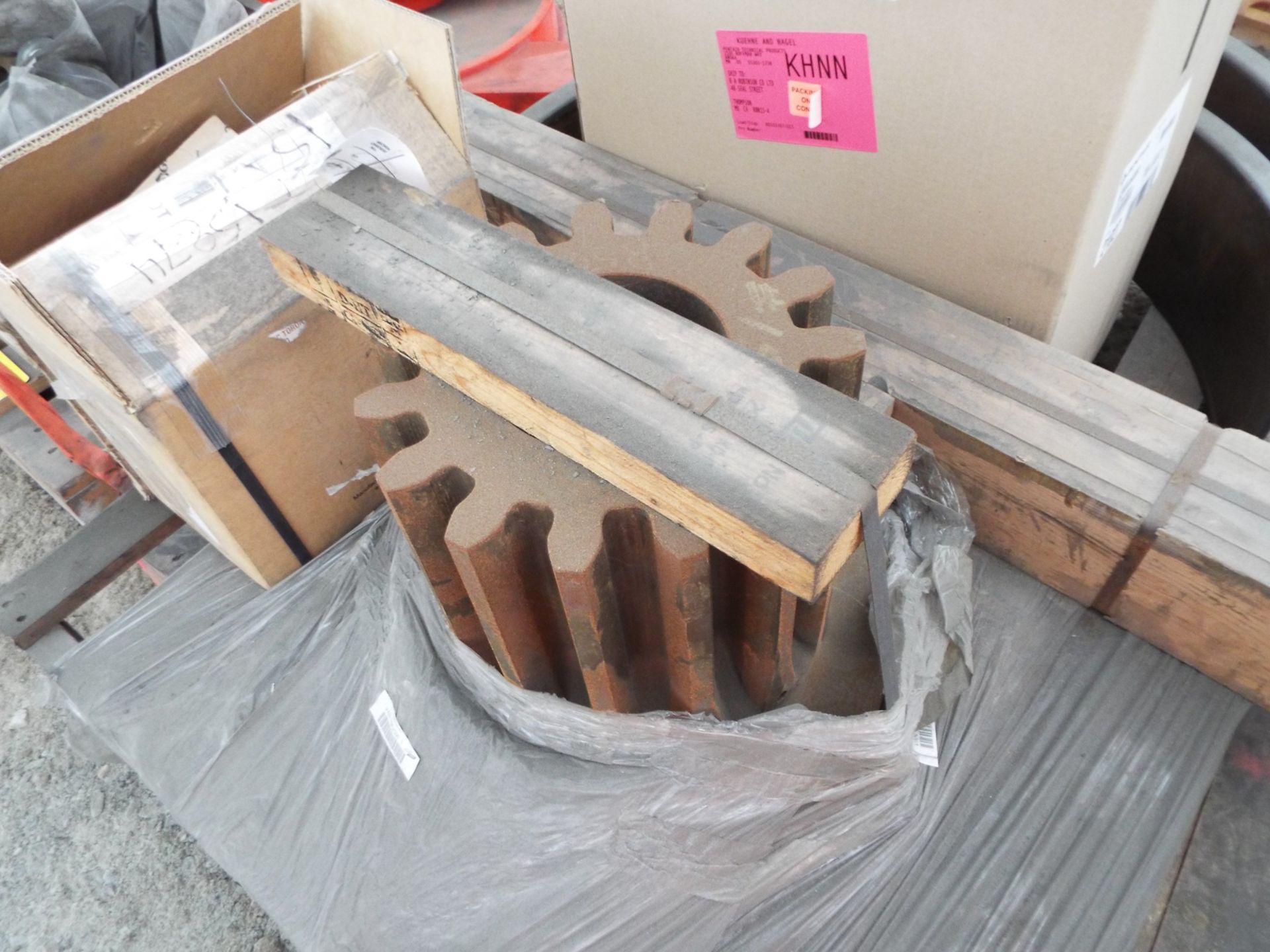 LOT/ CONTENTS OF SKID - (1) BRONZE HALF BUSHING; (1) 62" CARBON STEEL PUMP SHAFT; (1) 15 TOOTH, 1.5" - Image 2 of 6