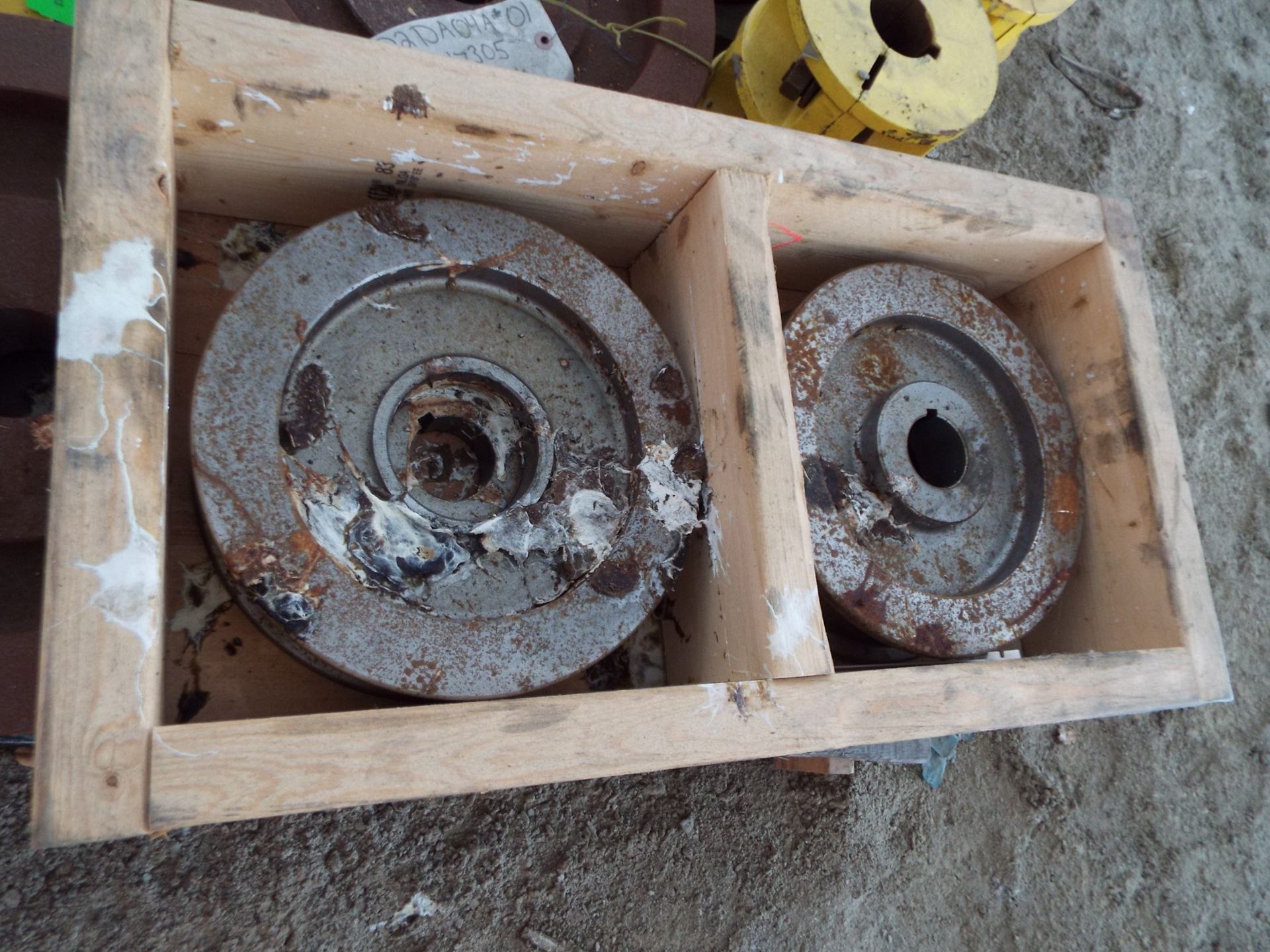 LOT/ CONTENTS OF SKID - (1) BRIDGE CRANE IDLER ASSEMBLY; (1) SHEPPARD NILES HOIST COUPLING; (1) - Image 2 of 3