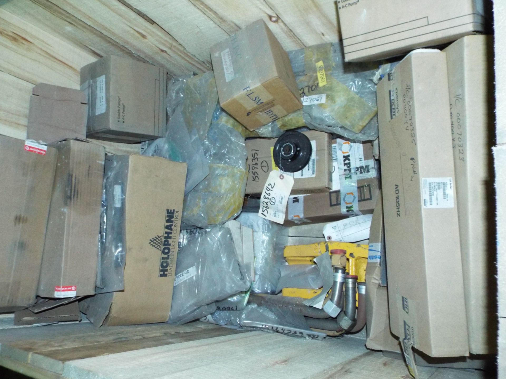 LOT/ CONTENTS OF CRATE INCLUDING BUT NOT LIMITED TO (9) LIGHTNING MIXER GASKETS ID 5-7/16" X OD 6- - Image 2 of 2