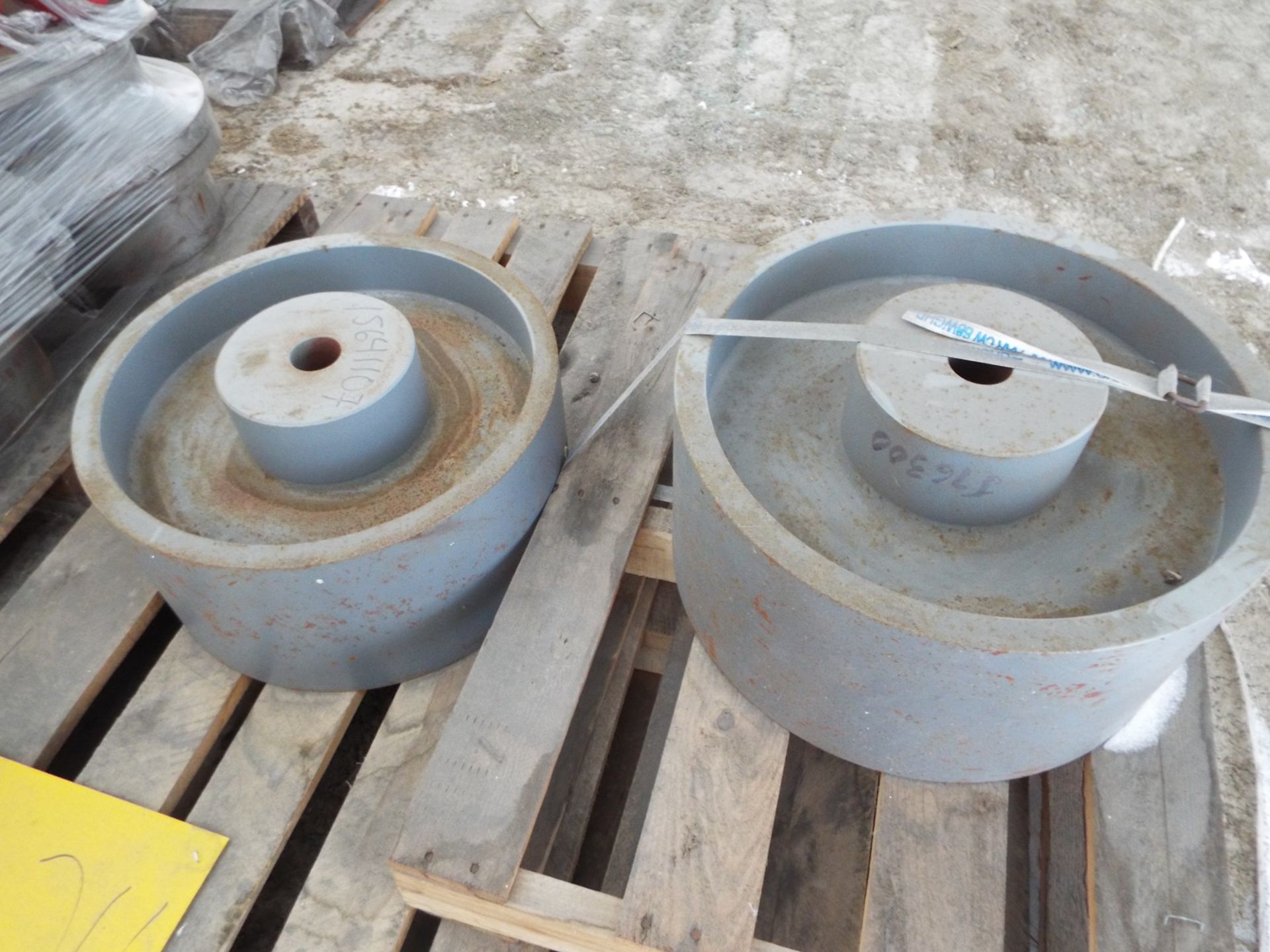 LOT/ (2) OD 18" X THK 8.5" CARBON STEEL CRANE DISC BRAKE 1 WHEELS (PLT 24) - Image 2 of 2