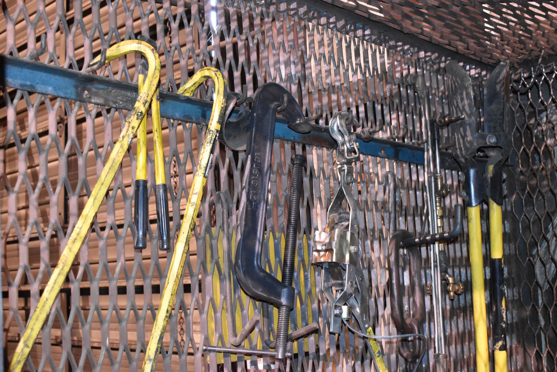 LOT/ CONTENTS OF CAGE CONSISTING OF LIFTING ATTACHMENTS, TOOLS, TORCH CADDIES - Image 3 of 4