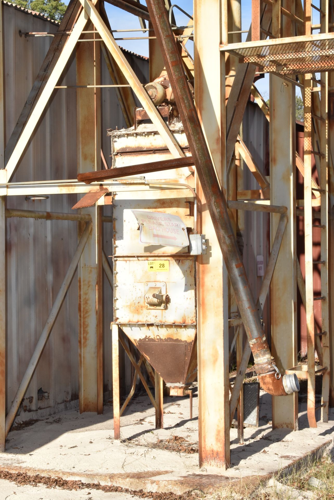 LOT/ (2) BIN PAD TYPE OUTDOOR SAND STORAGE SILO WITH BOTTOM DISCHARGE, S/N N/A (CI) - Image 2 of 3