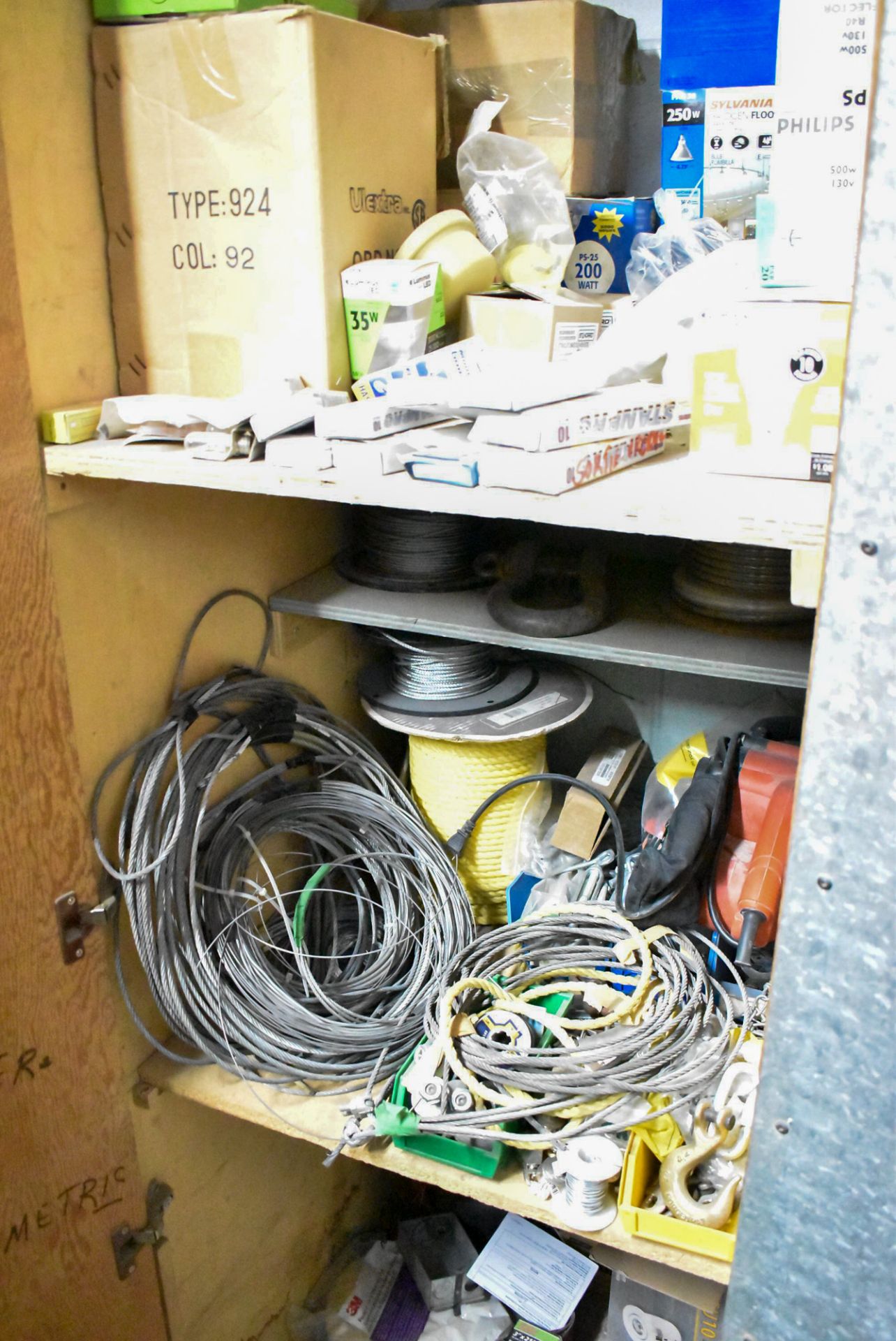 LOT/ STORAGE CABINETS WITH CONTENTS - SHOP SUPPLIES, CHEMICALS, HARDWARE, ELECTRICAL COMPONENTS, - Image 5 of 7