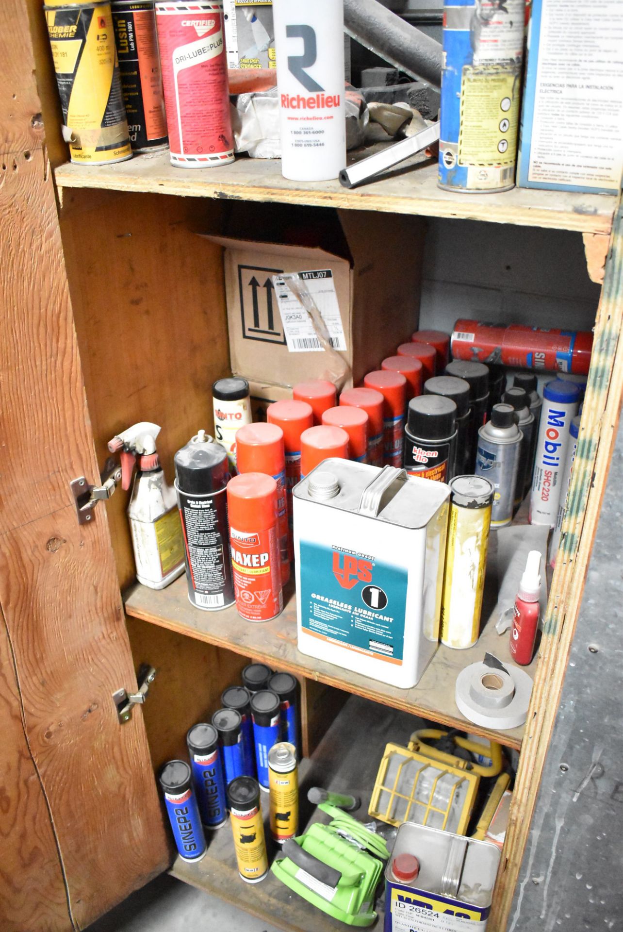 LOT/ STORAGE CABINETS WITH CONTENTS - SHOP SUPPLIES, CHEMICALS, HARDWARE, ELECTRICAL COMPONENTS, - Image 3 of 7