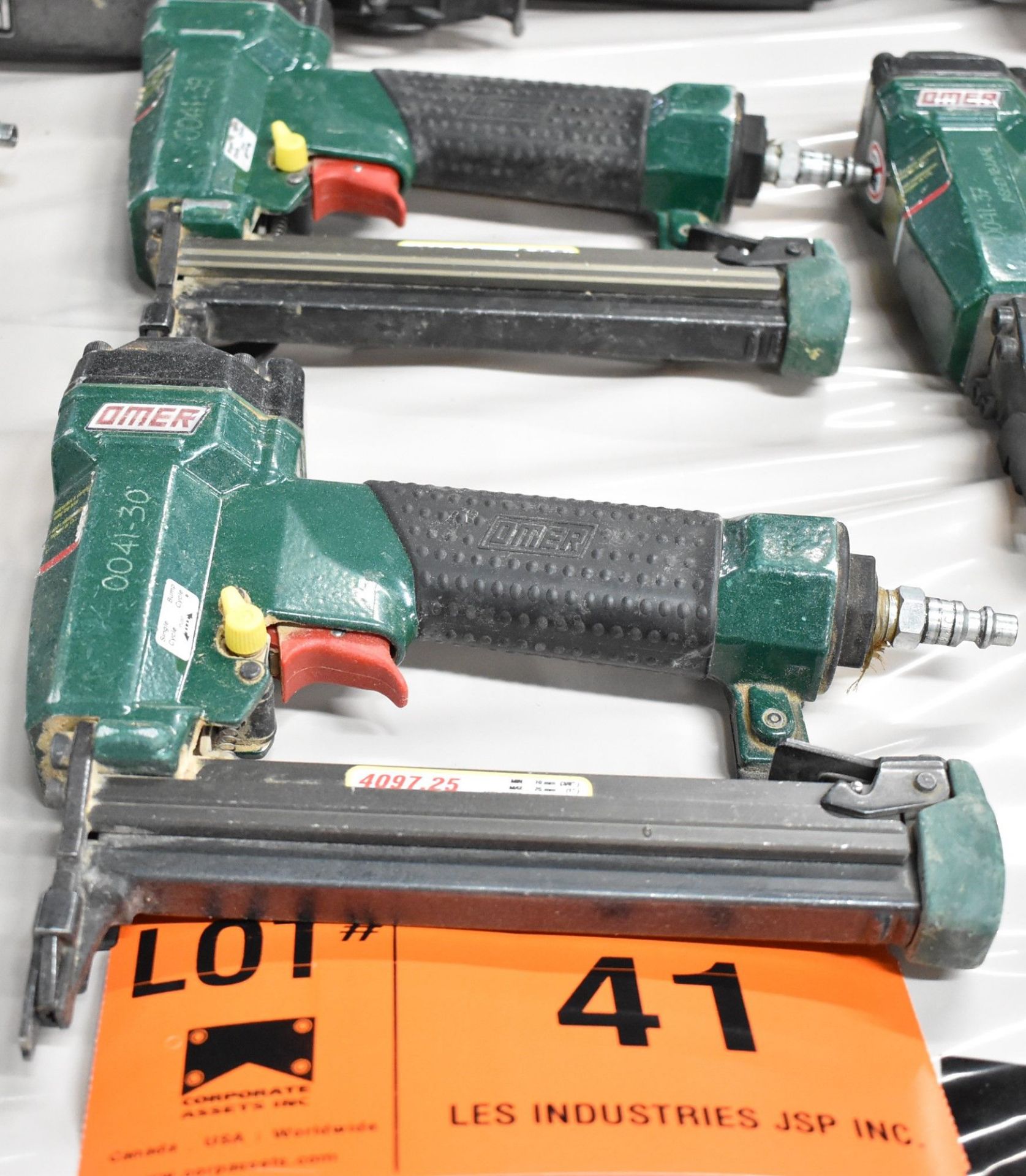 LOT/ (2) PNEUMATIC STAPLE GUNS