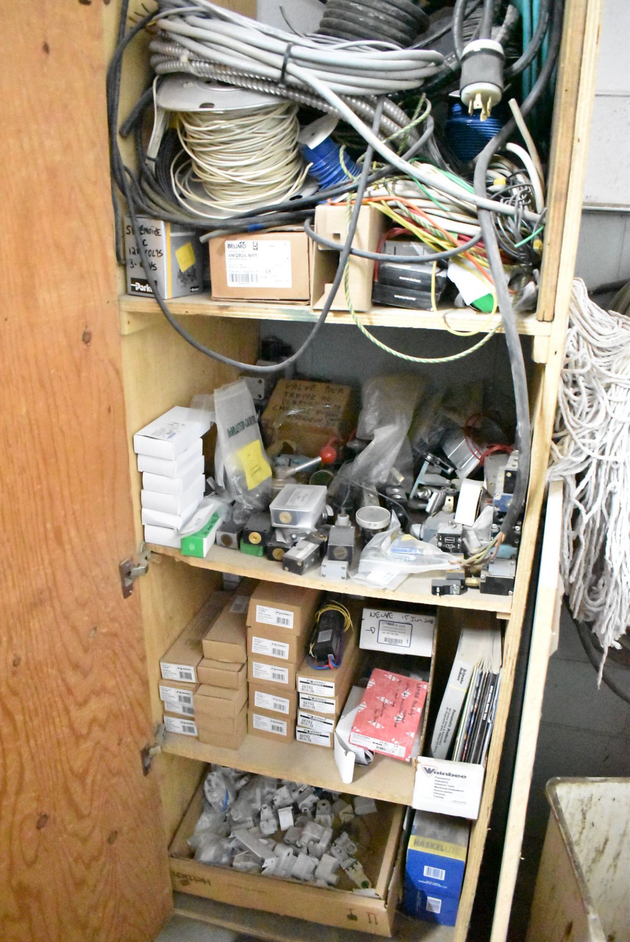 LOT/ STORAGE CABINETS WITH CONTENTS - SHOP SUPPLIES, CHEMICALS, HARDWARE, ELECTRICAL COMPONENTS, - Image 7 of 7