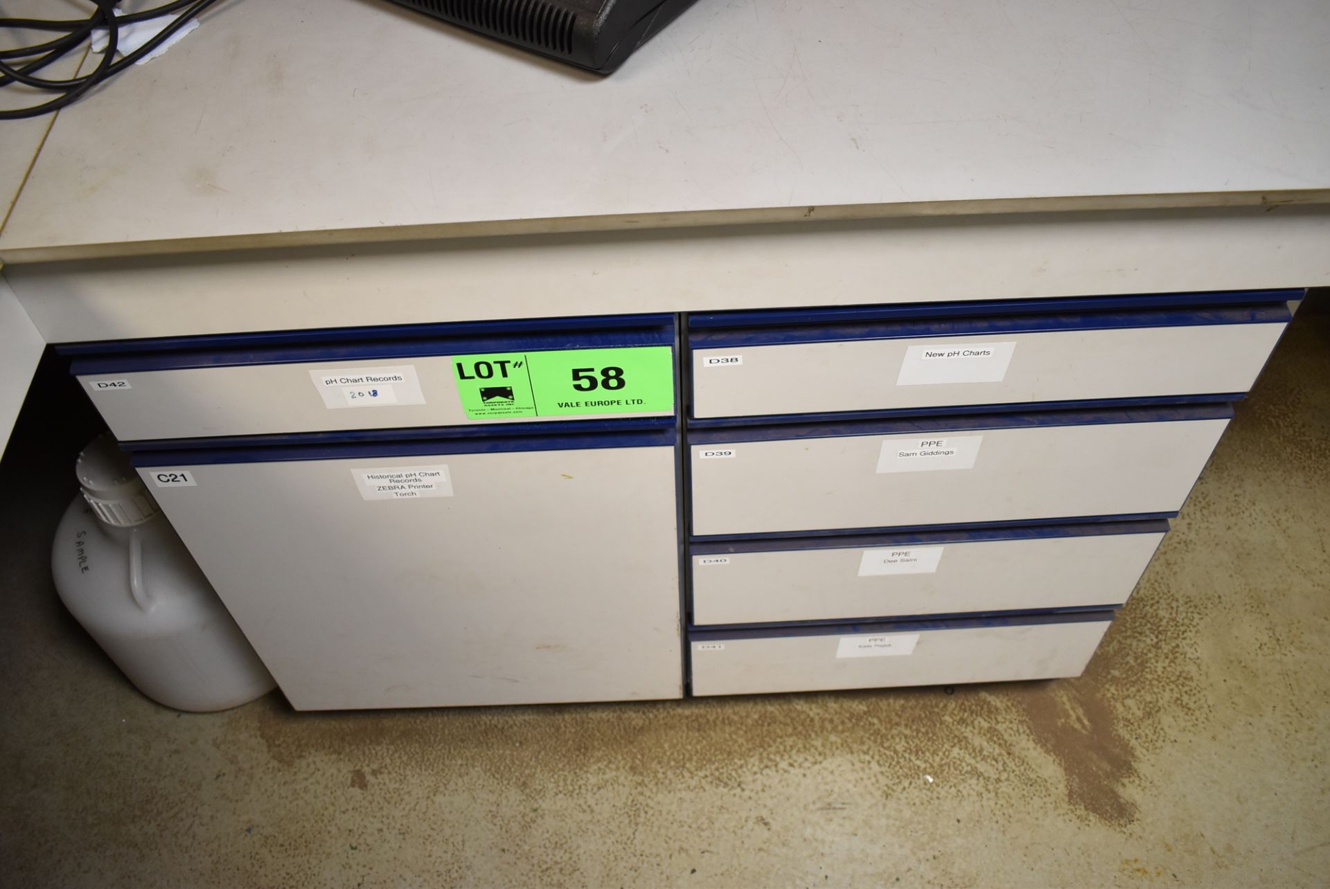 LOT/ 2 SECTION LAB STORAGE CABINET WITH CONTENTS - LAB SUPPLIES (ROOM 264) [RIGGING FEES FOR LOT #58