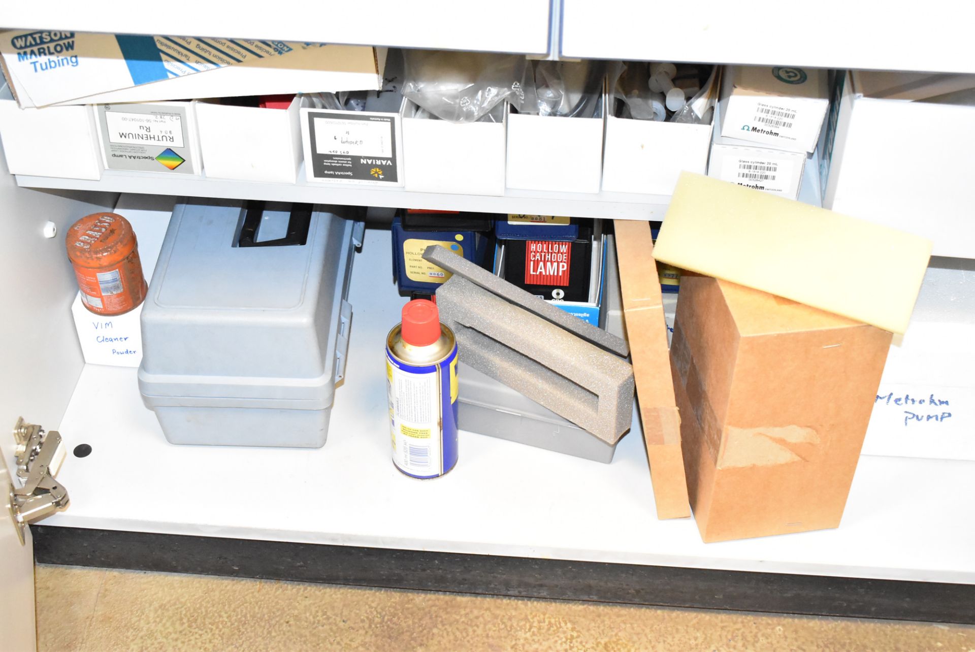 LOT/ CABINET WITH AGILENT SPECTROMETER SUPPLIES - METROHM EQUIPMENT (ROOM 264) [RIGGING FEES FOR LOT - Image 4 of 4