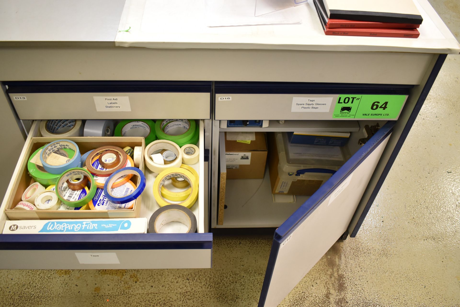 LOT/ 2 SECTION LAB STORAGE CABINET WITH CONTENTS - DILUTERS SPARES, STIRRER, STATIONARY, PLASTIC - Image 3 of 3