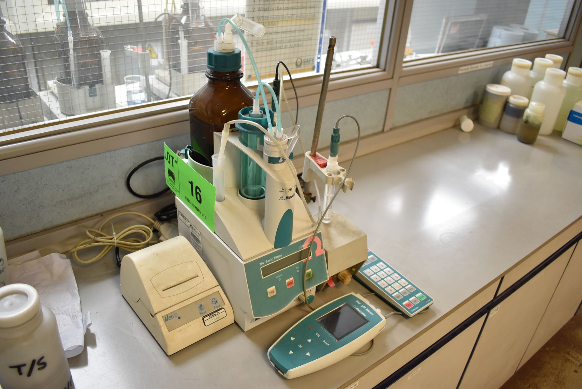 METROHM DIGITAL TITRATOR SYSTEM CONSISTING OF METROHM 794 BASIC TITRINO DIGITAL TITRATOR WITH