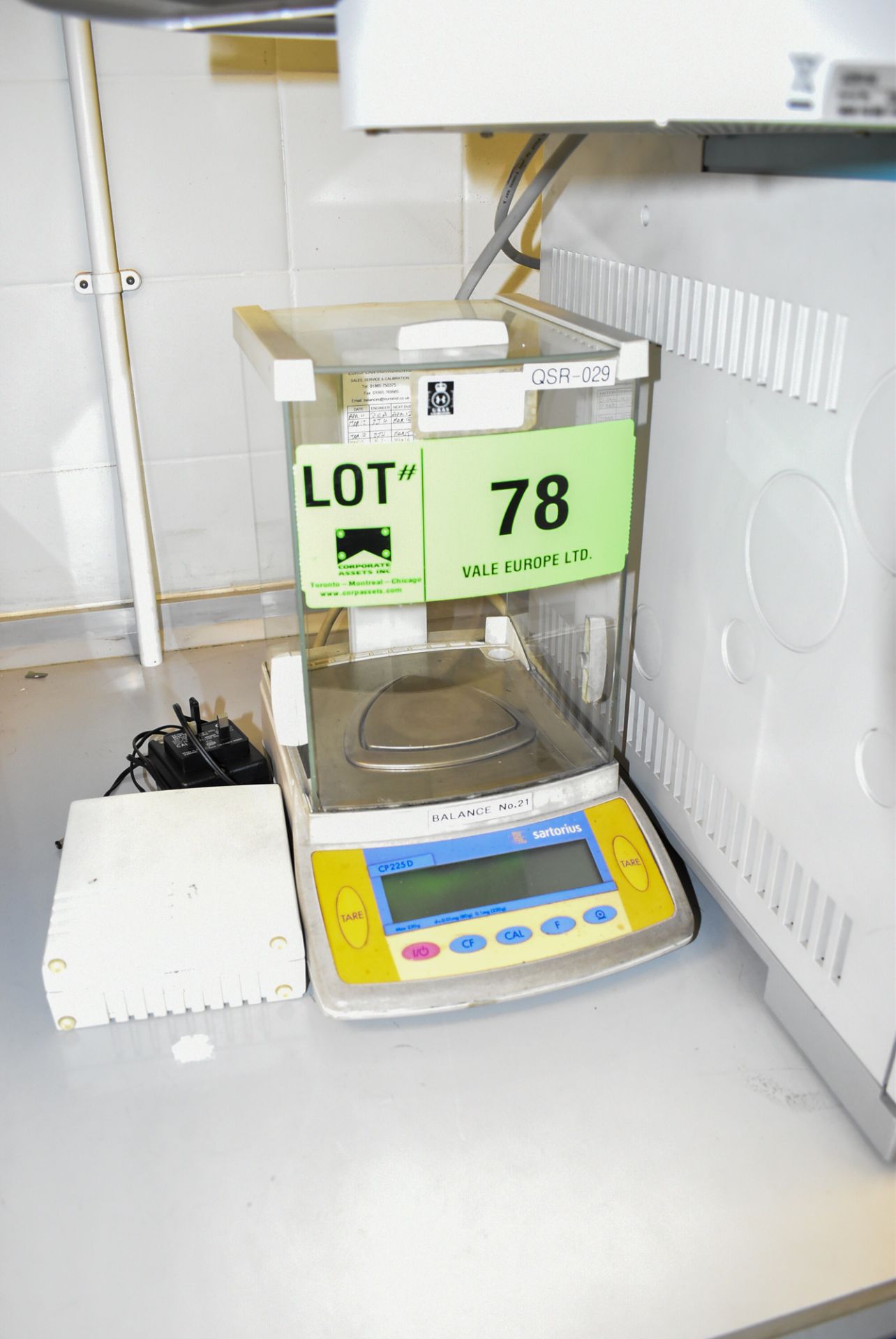 SARTORIUS CP225D DIGITAL BENCH TYPE BALANCE WITH DRAFT SHIELD (ROOM 264C) [RIGGING FEES FOR LOT #